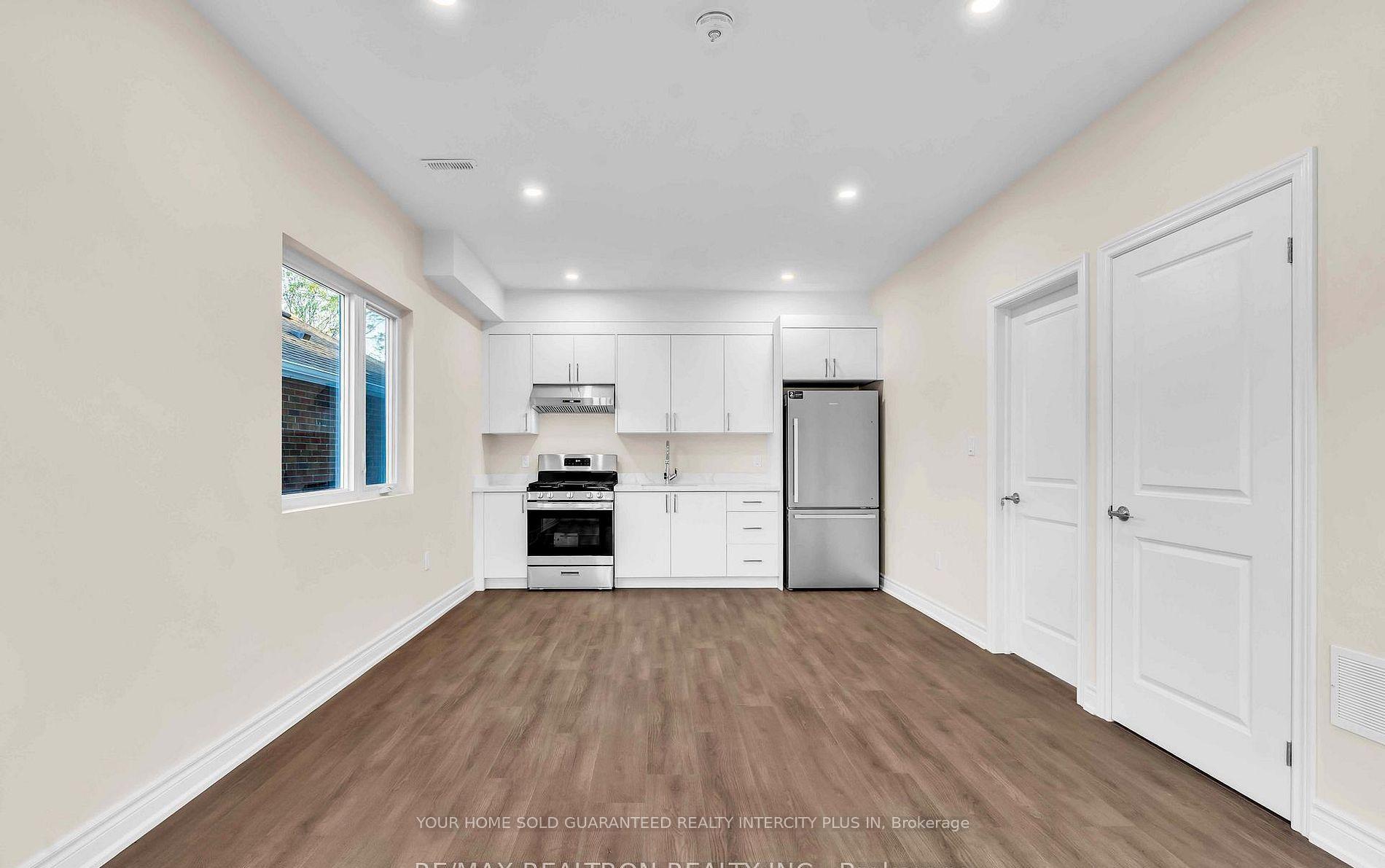Photo 19 of 33 Landour Avenue, Toronto, Keelesdale-Eglinton West — HOMEH