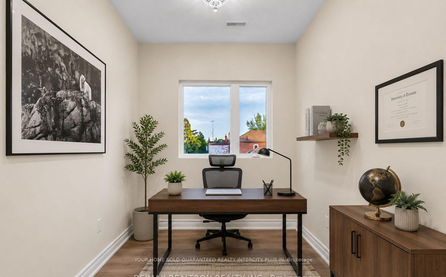 Photo 23 of 33 Landour Avenue, Toronto, Keelesdale-Eglinton West — HOMEH