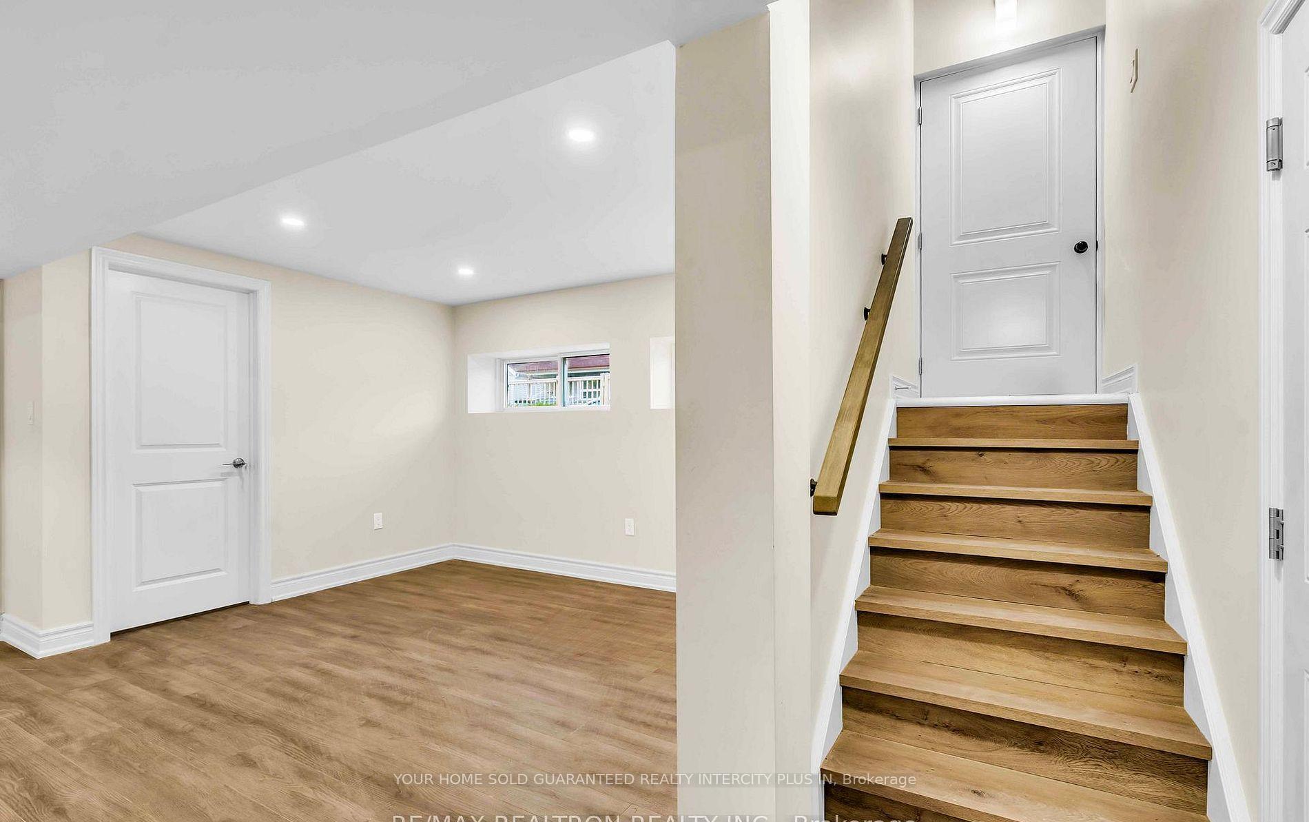 Photo 27 of 33 Landour Avenue, Toronto, Keelesdale-Eglinton West — HOMEH