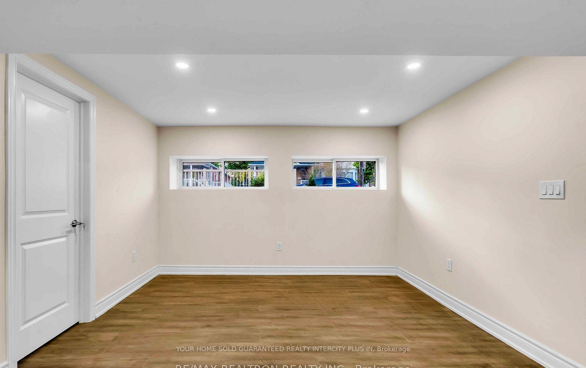 Photo 29 of 33 Landour Avenue, Toronto, Keelesdale-Eglinton West — HOMEH
