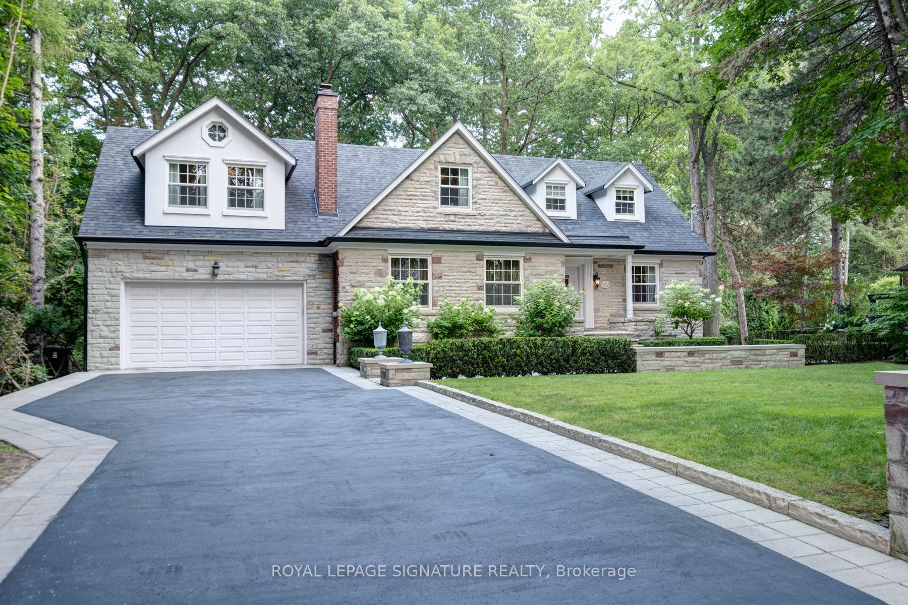 Photo 2 of 20 Taylor Drive, Toronto, East York — HOMEH