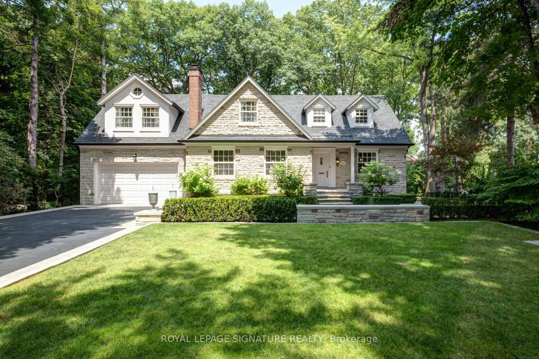 Photo 3 of 20 Taylor Drive, Toronto, East York — HOMEH