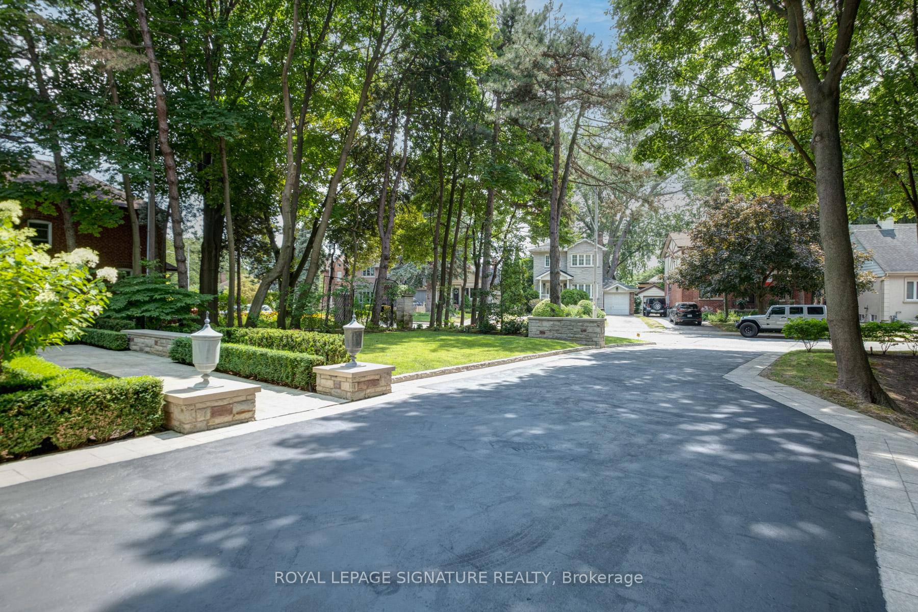 Photo 6 of 20 Taylor Drive, Toronto, East York — HOMEH