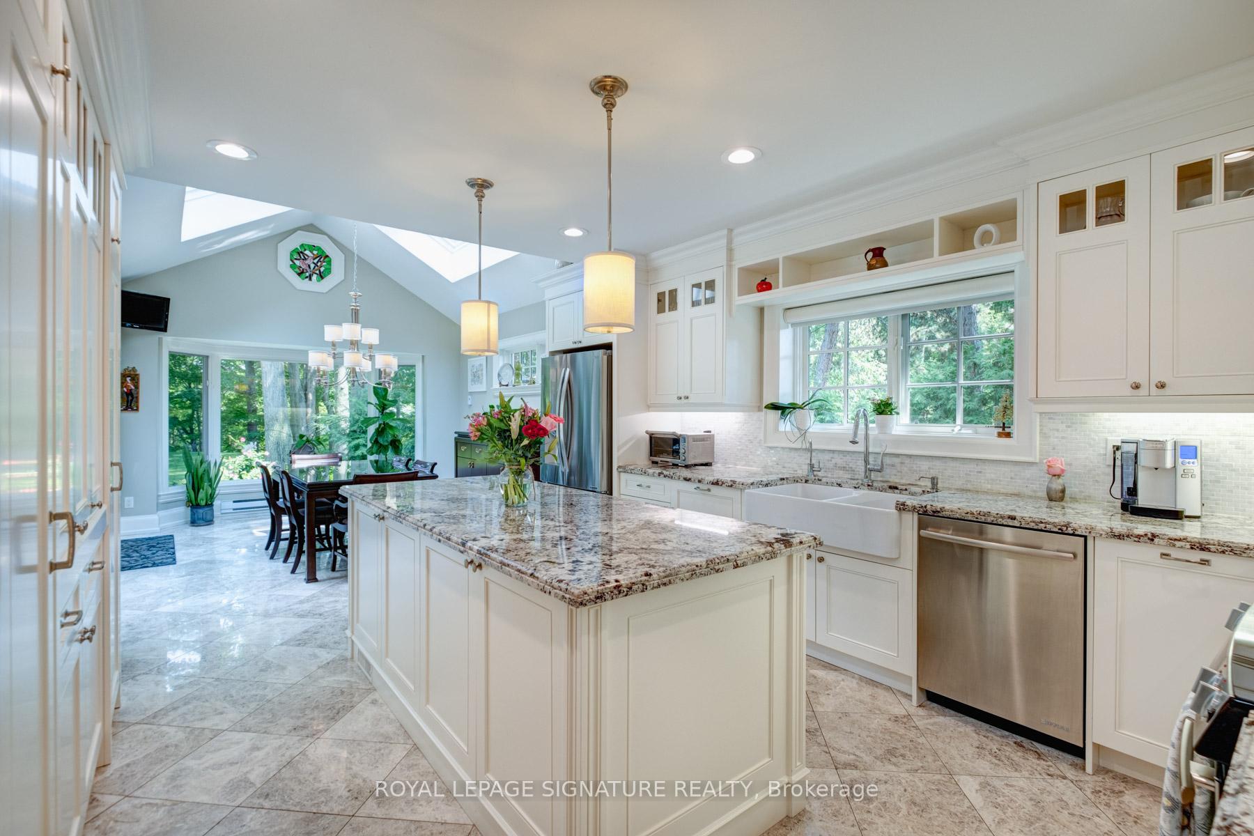 Photo 7 of 20 Taylor Drive, Toronto, East York — HOMEH