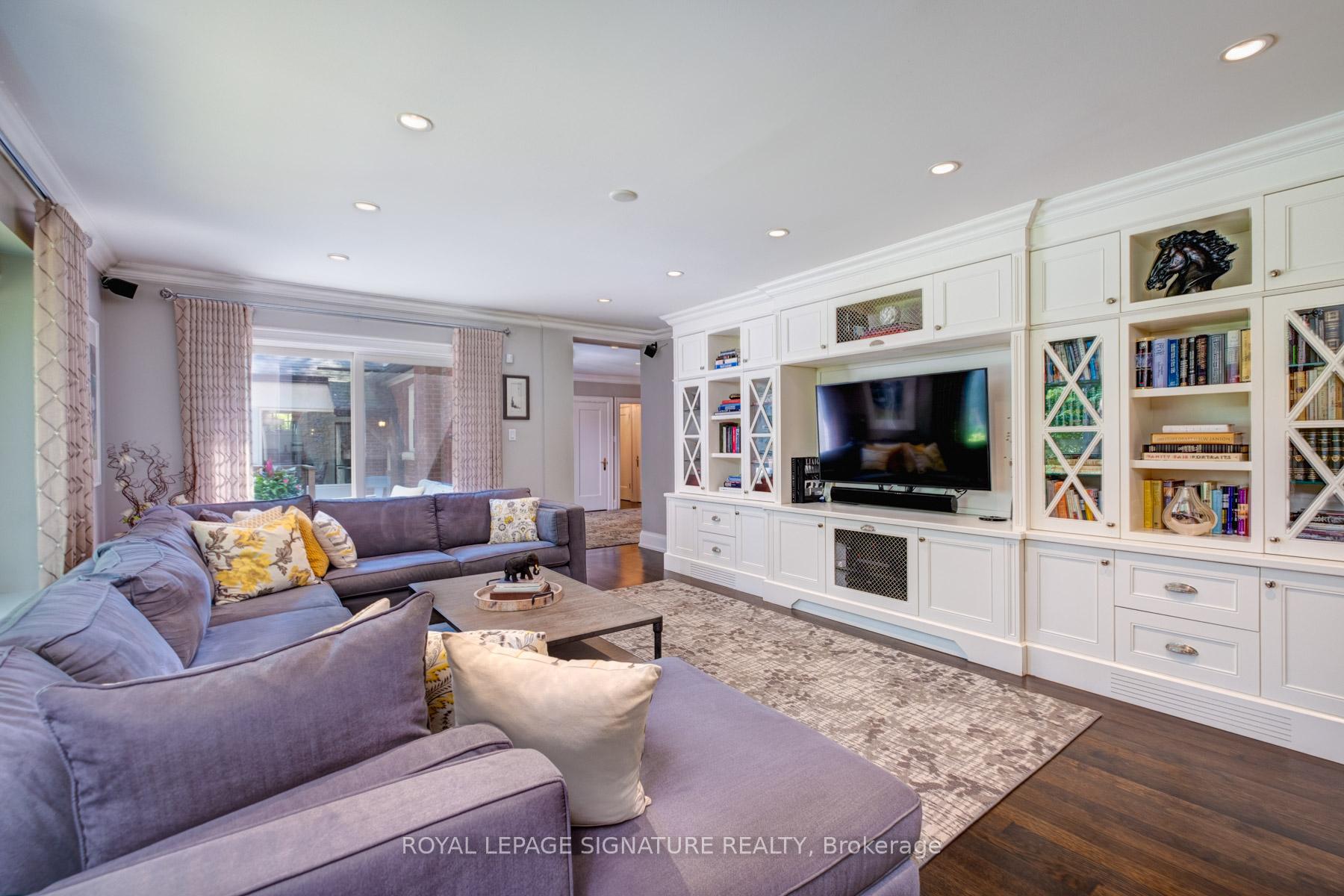 Photo 15 of 20 Taylor Drive, Toronto, East York — HOMEH