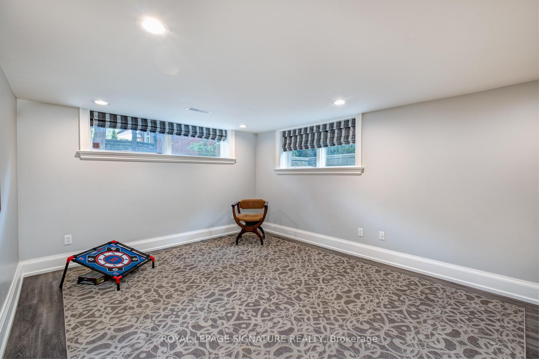 Photo 32 of 20 Taylor Drive, Toronto, East York — HOMEH