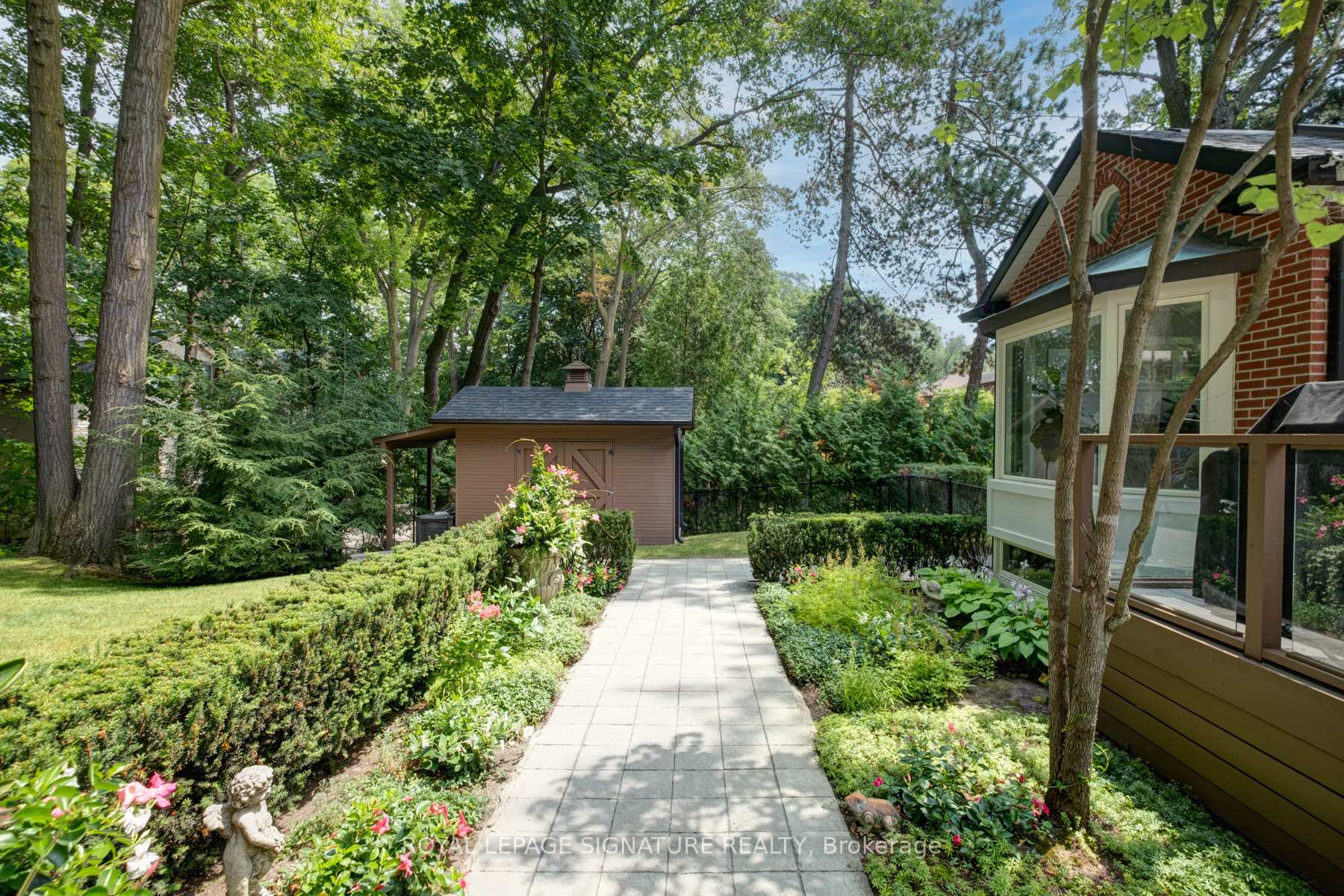 Photo 37 of 20 Taylor Drive, Toronto, East York — HOMEH