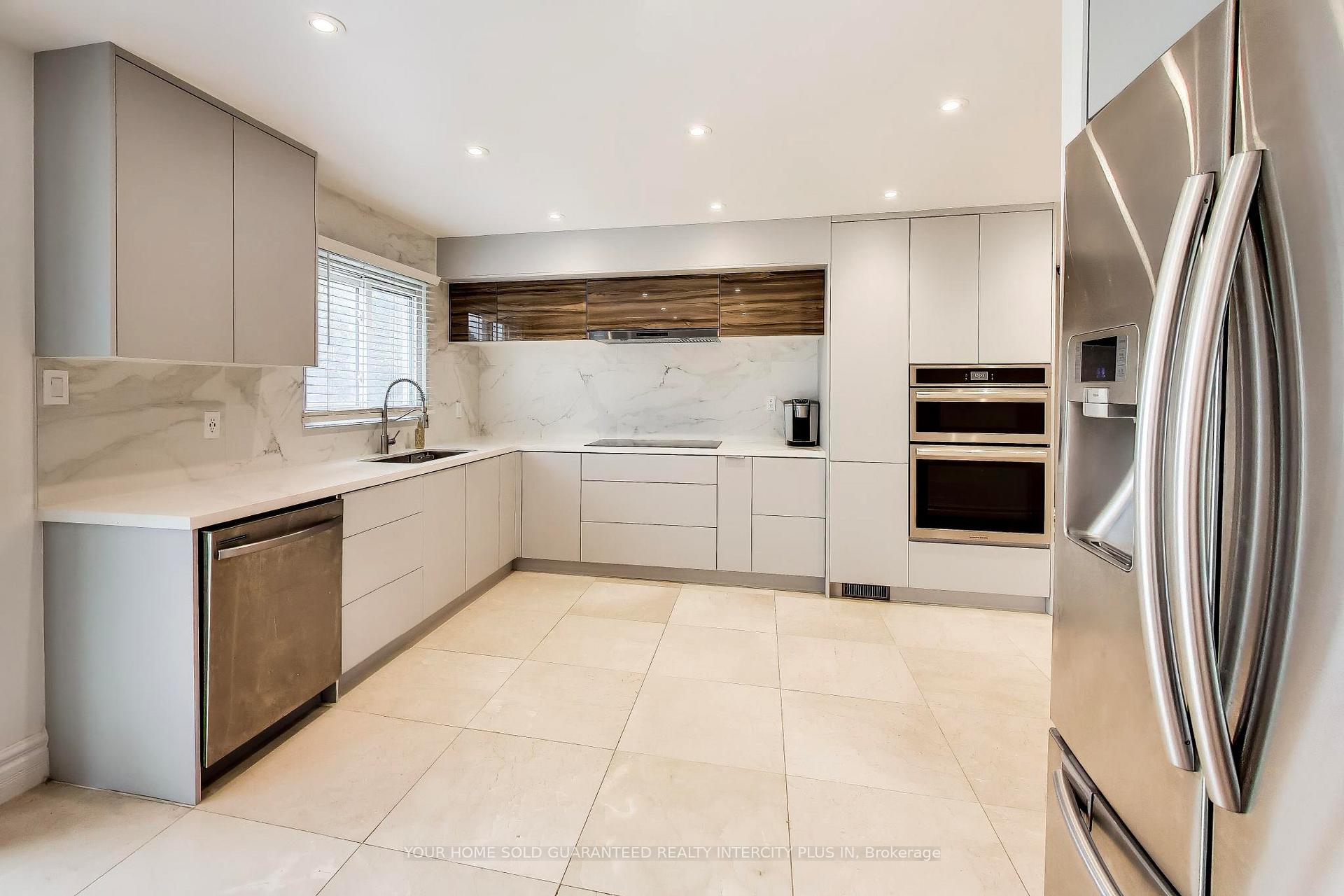 Photo 11 of 27 Via Nova Drive, Vaughan, East Woodbridge — HOMEH