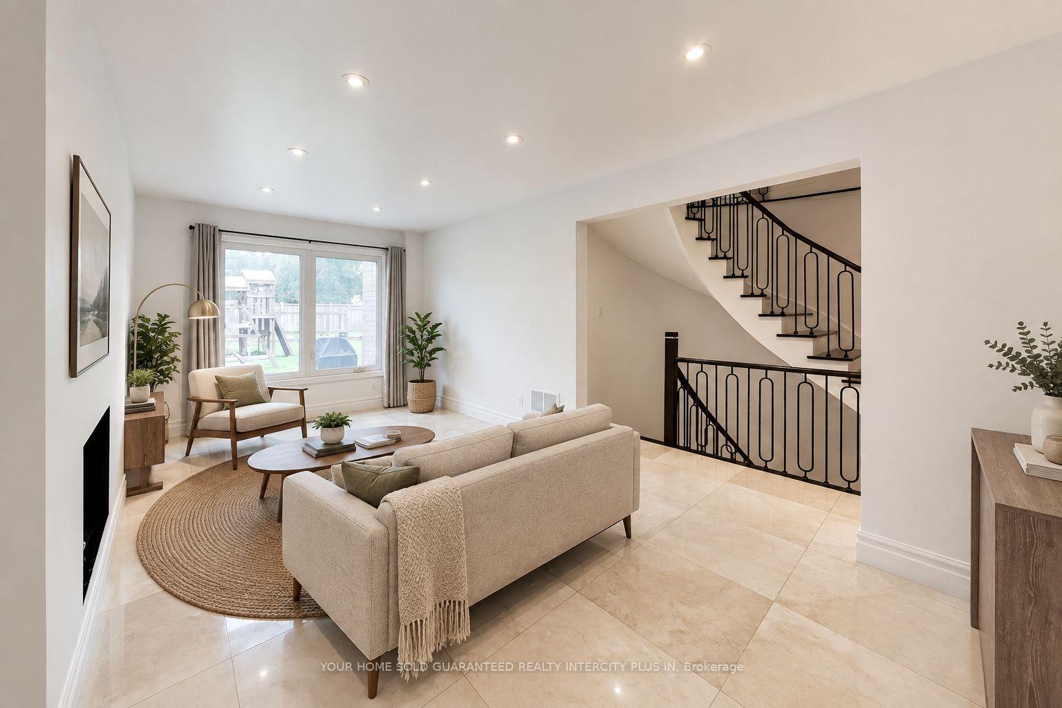 Photo 16 of 27 Via Nova Drive, Vaughan, East Woodbridge — HOMEH