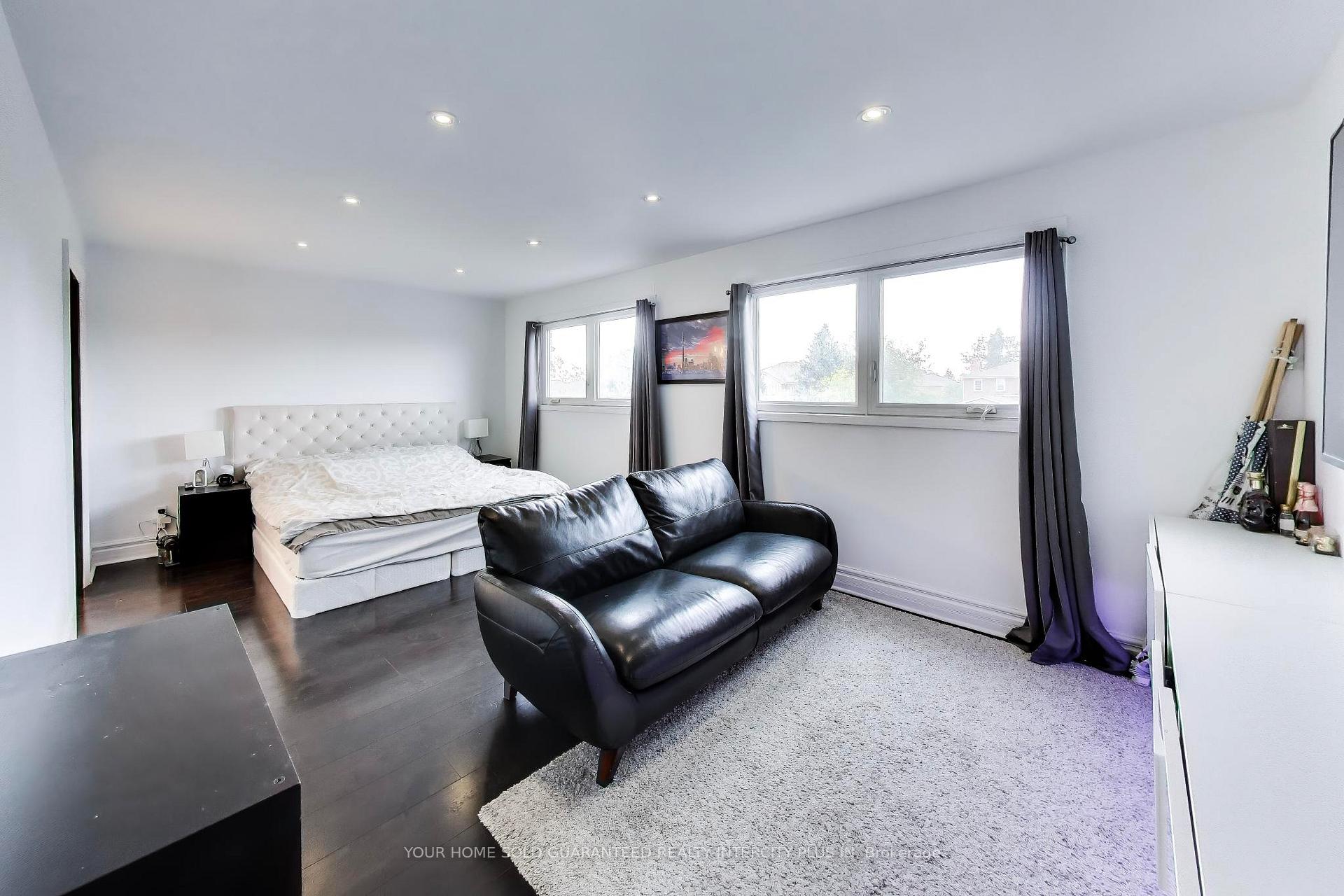 Photo 21 of 27 Via Nova Drive, Vaughan, East Woodbridge — HOMEH