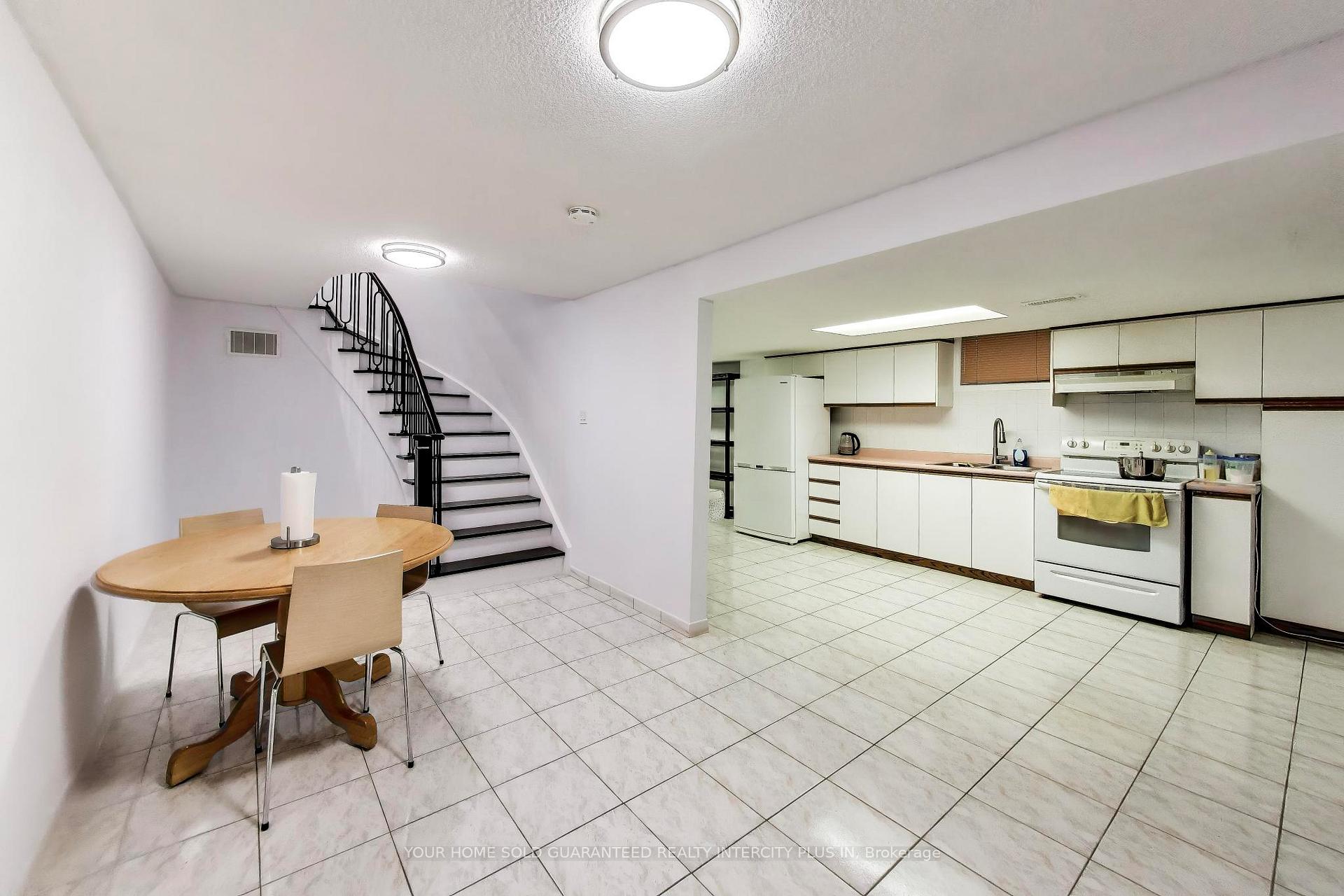 Photo 31 of 27 Via Nova Drive, Vaughan, East Woodbridge — HOMEH