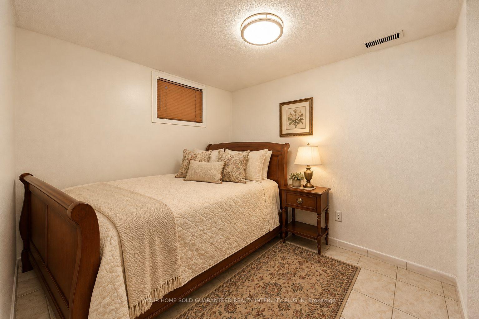 Photo 35 of 27 Via Nova Drive, Vaughan, East Woodbridge — HOMEH