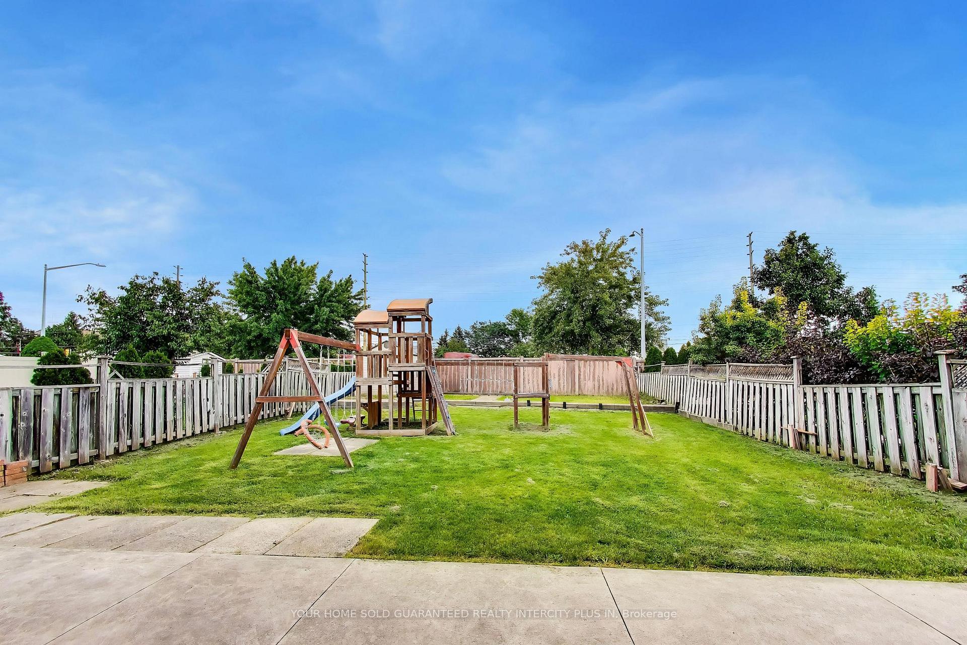 Photo 39 of 27 Via Nova Drive, Vaughan, East Woodbridge — HOMEH