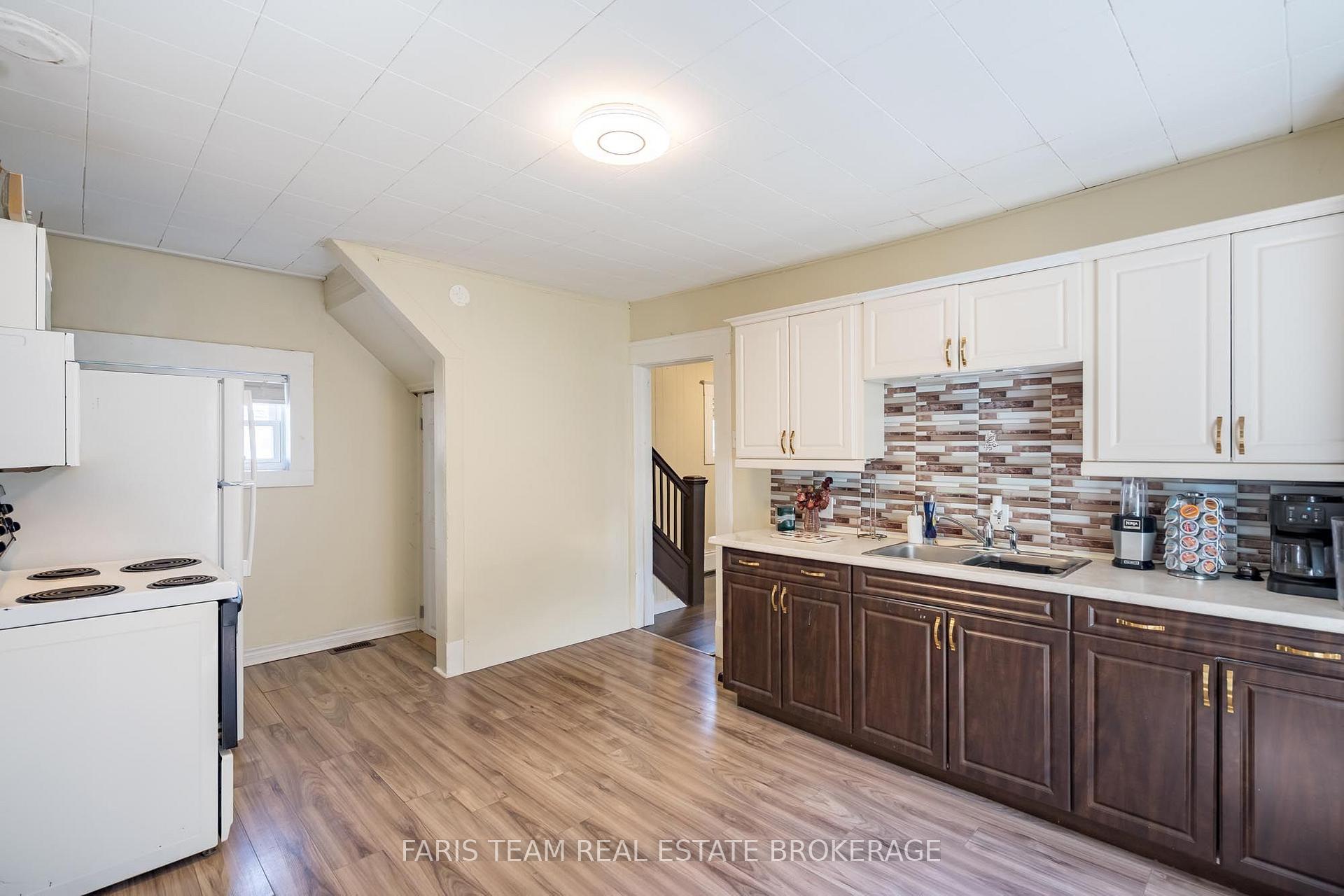 Photo 6 of 275 Gill Street, Orillia — HOMEH