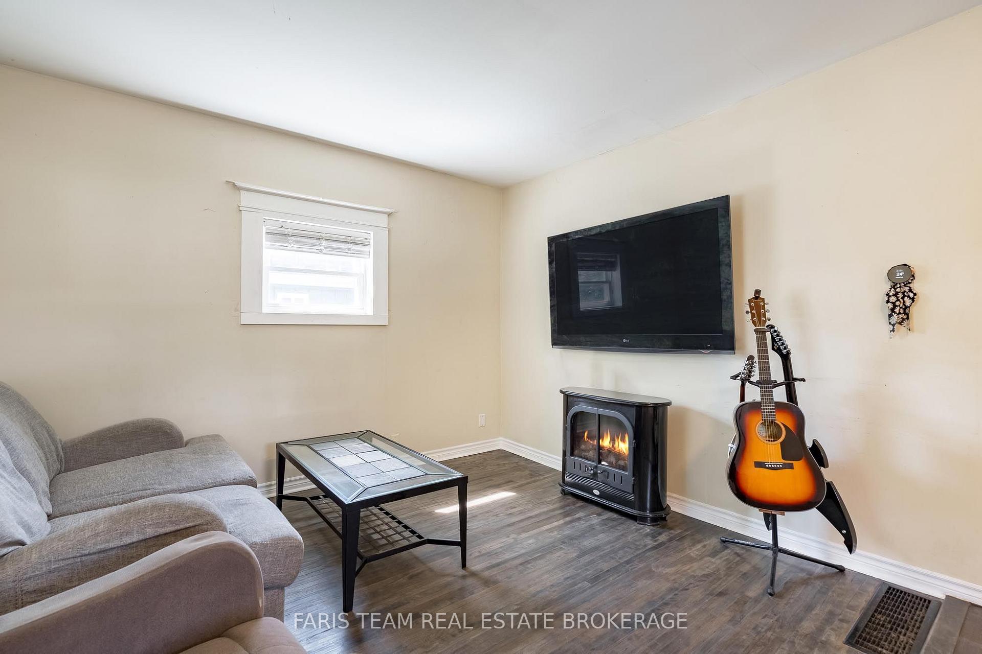 Photo 9 of 275 Gill Street, Orillia — HOMEH