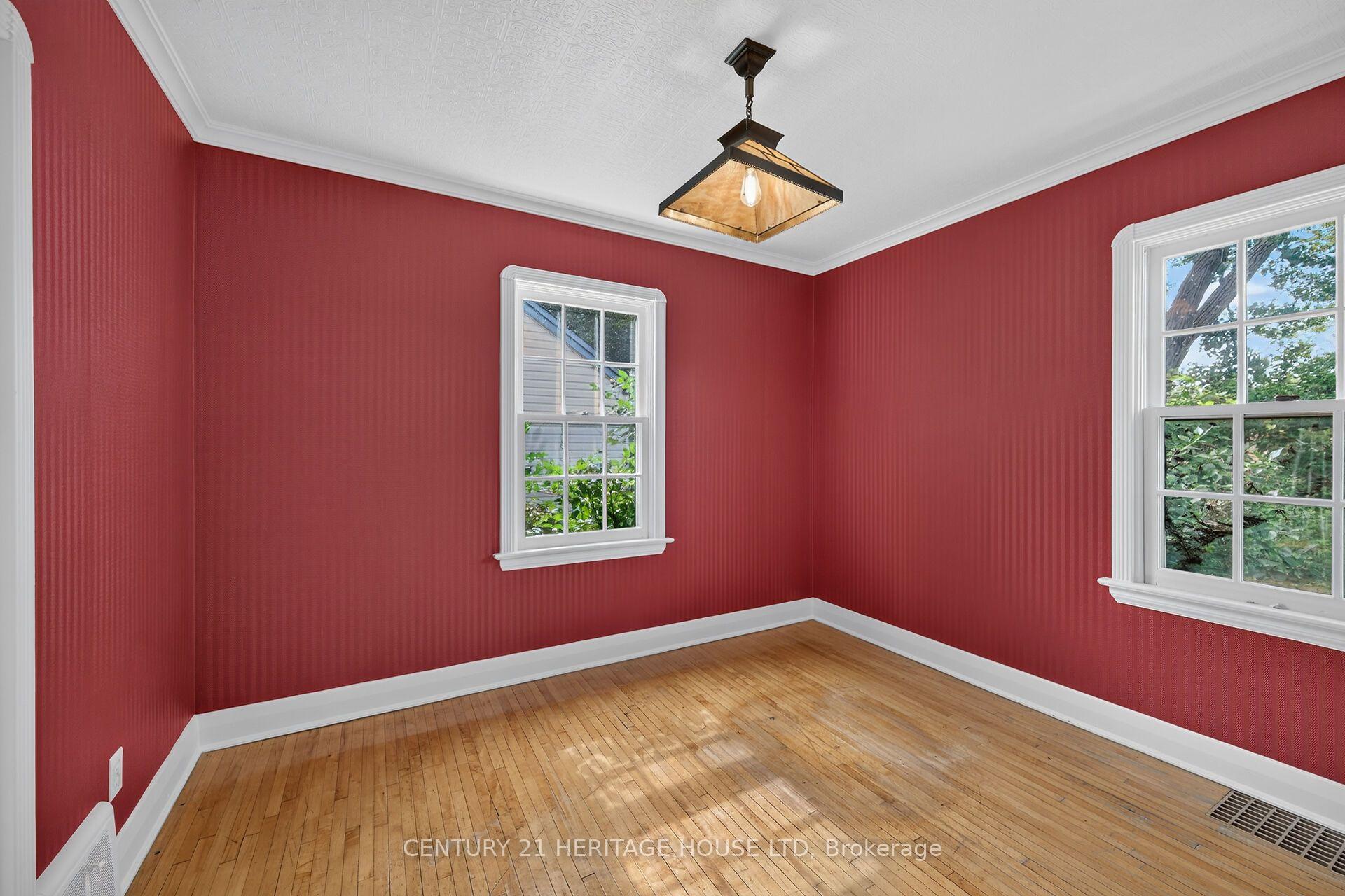Photo 17 of 39 Balmoral Avenue, London, East C — HOMEH