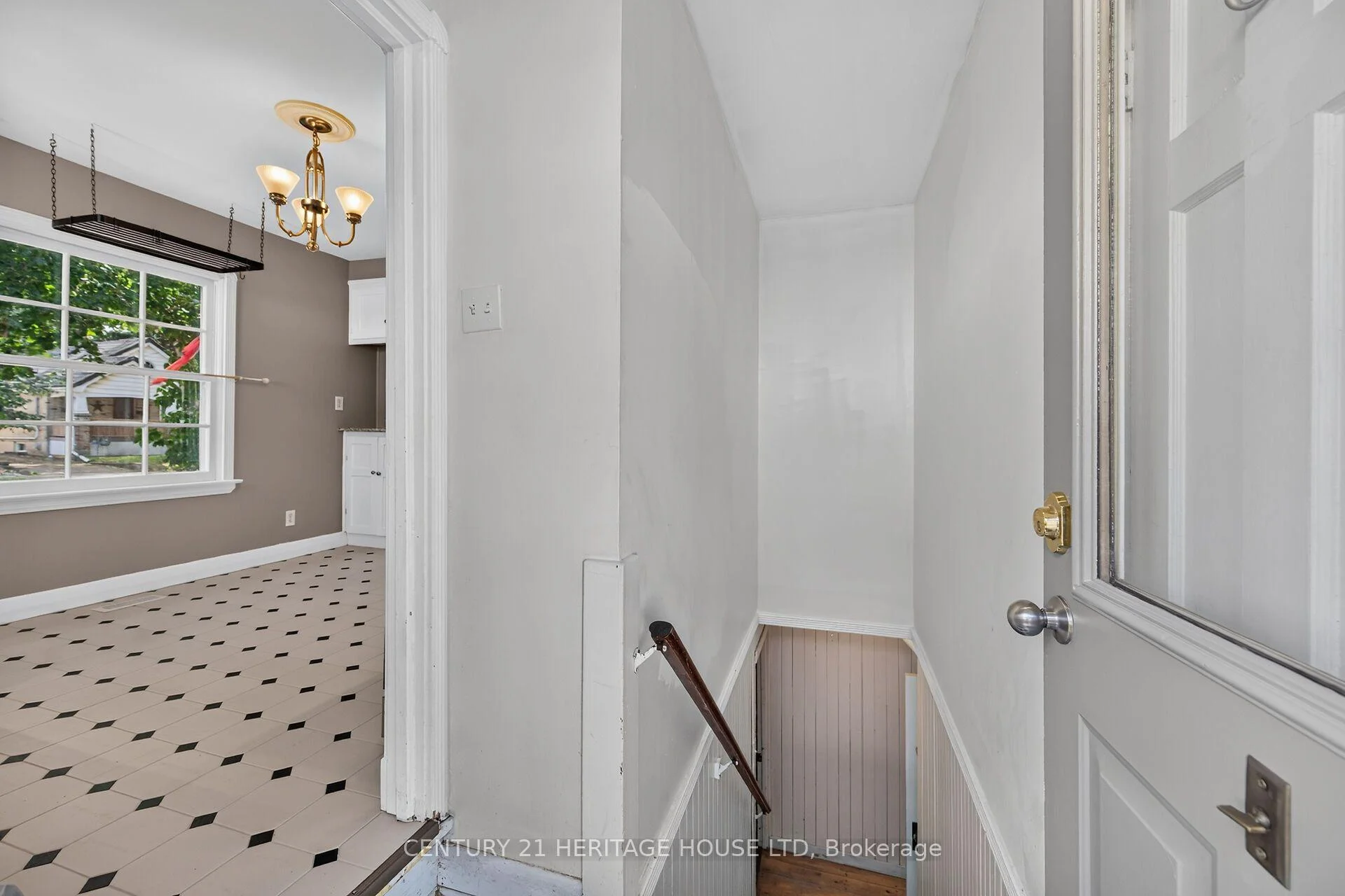 Photo 19 of 39 Balmoral Avenue, London, East C — HOMEH