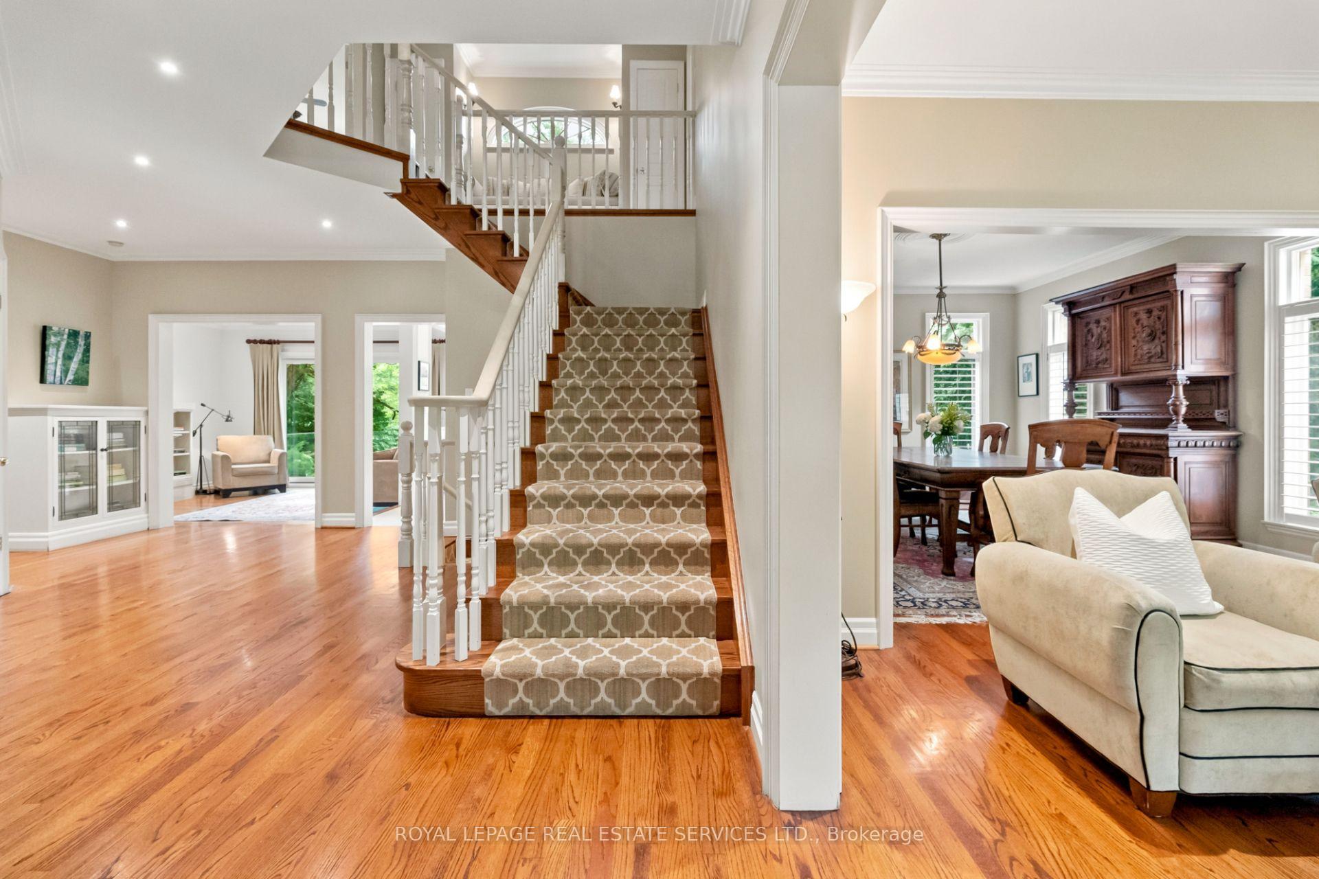 Photo 5 of 39 Rockingham Drive, Etobicoke, Princess-Rosethorn — HOMEH