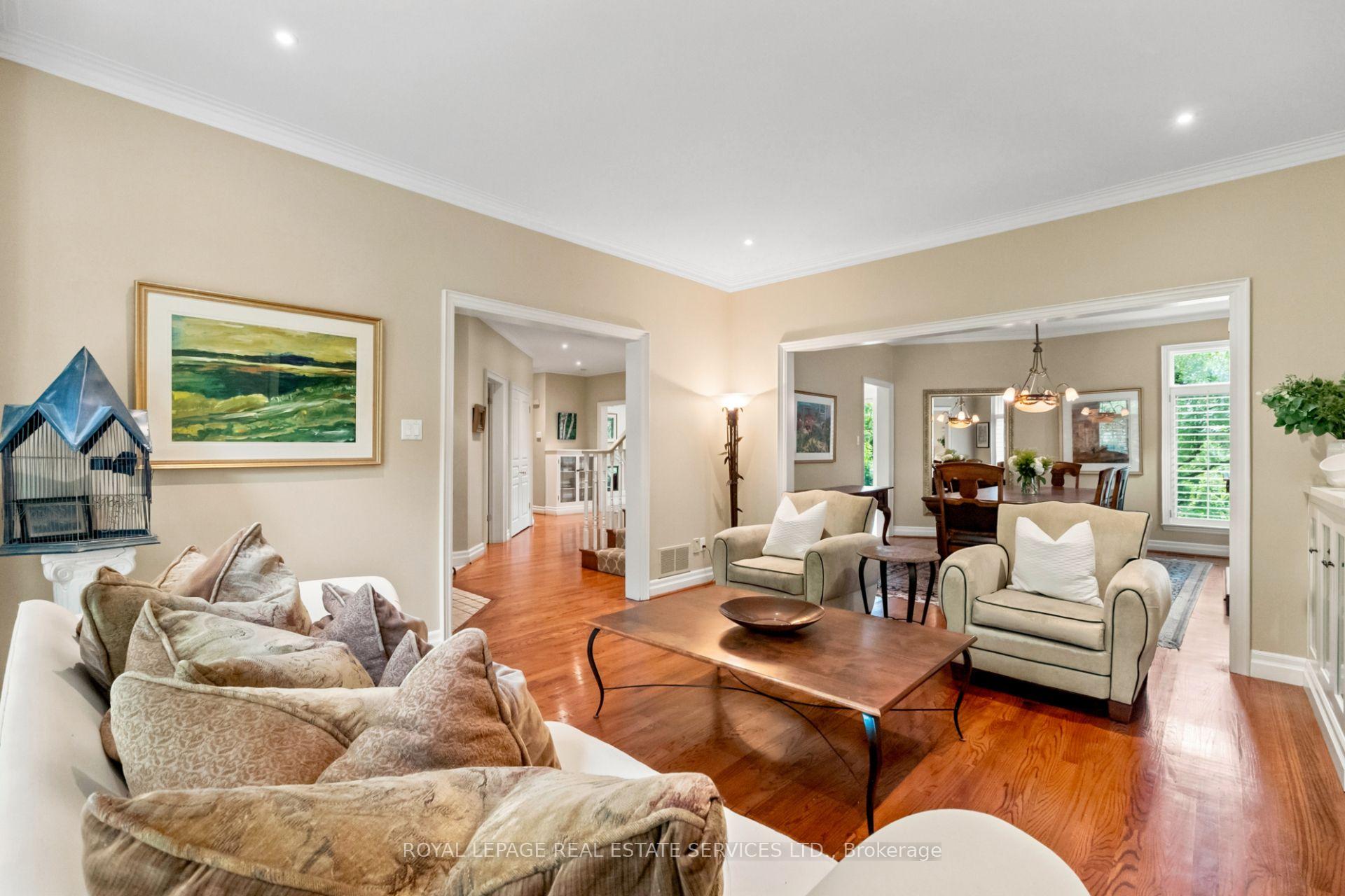 Photo 8 of 39 Rockingham Drive, Etobicoke, Princess-Rosethorn — HOMEH