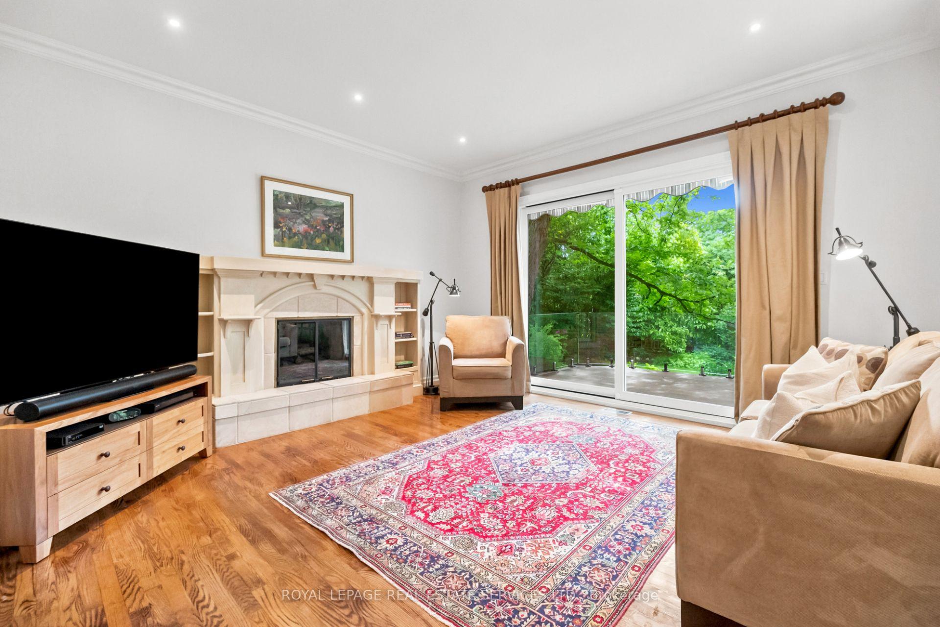 Photo 16 of 39 Rockingham Drive, Etobicoke, Princess-Rosethorn — HOMEH