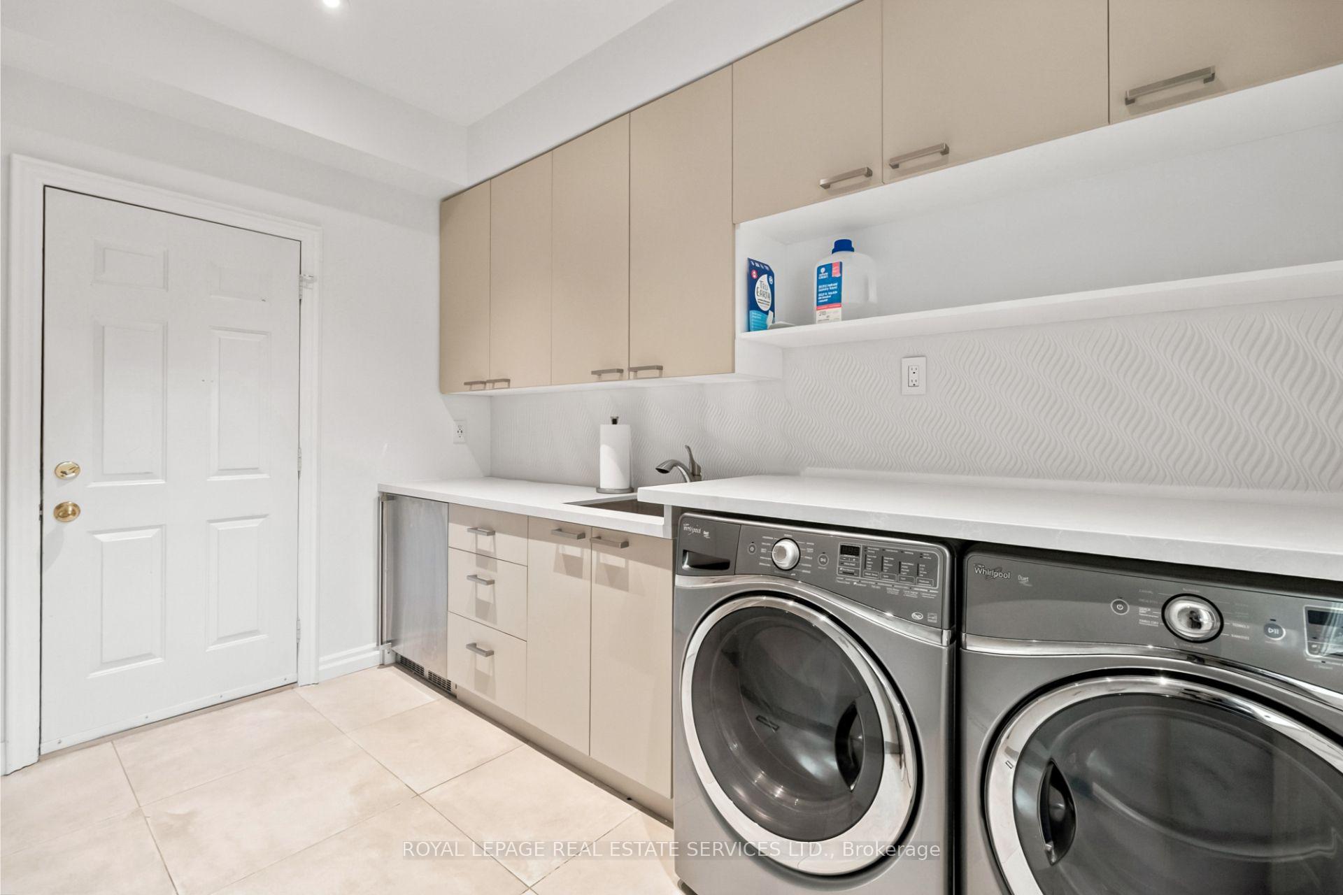 Photo 21 of 39 Rockingham Drive, Etobicoke, Princess-Rosethorn — HOMEH