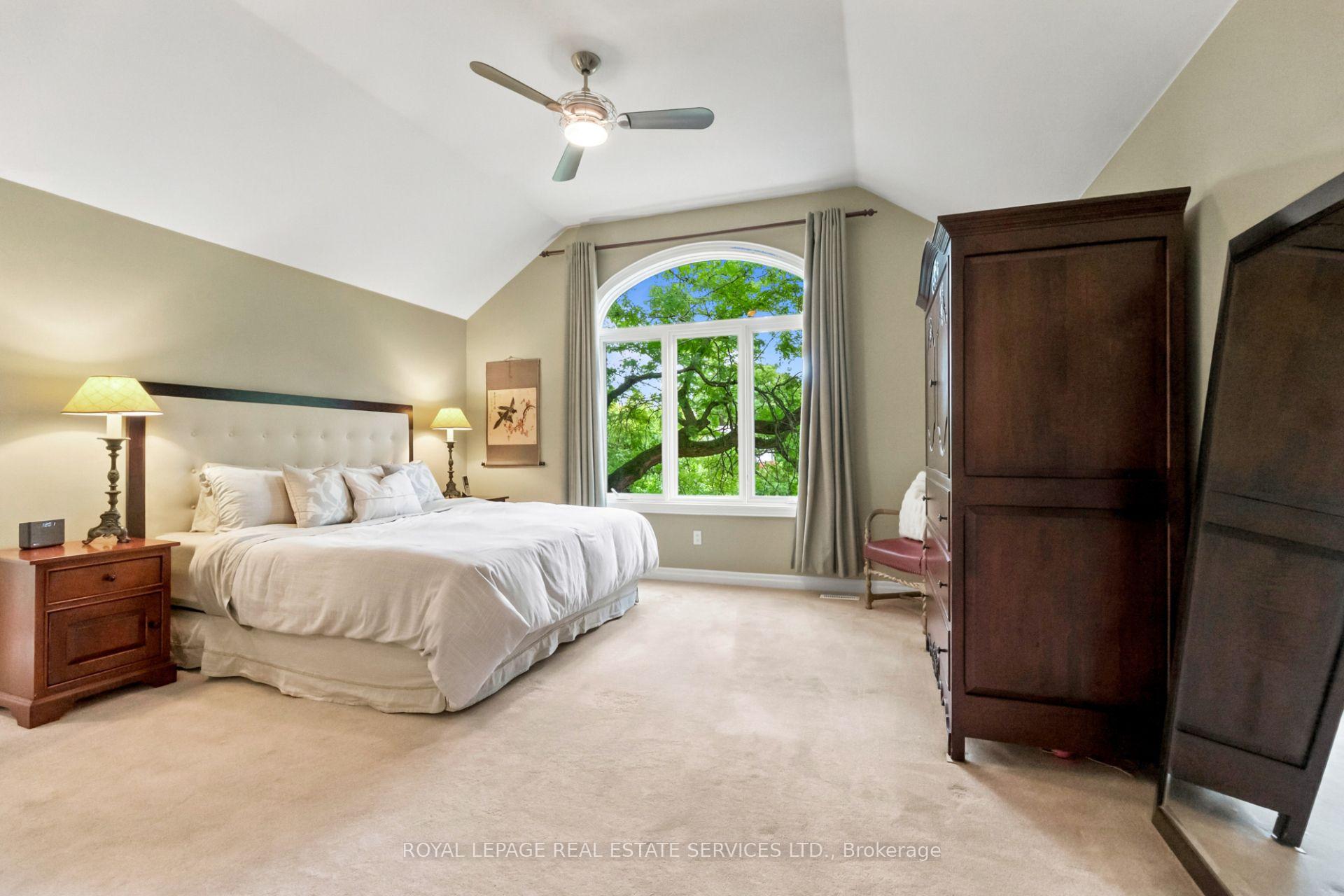 Photo 23 of 39 Rockingham Drive, Etobicoke, Princess-Rosethorn — HOMEH
