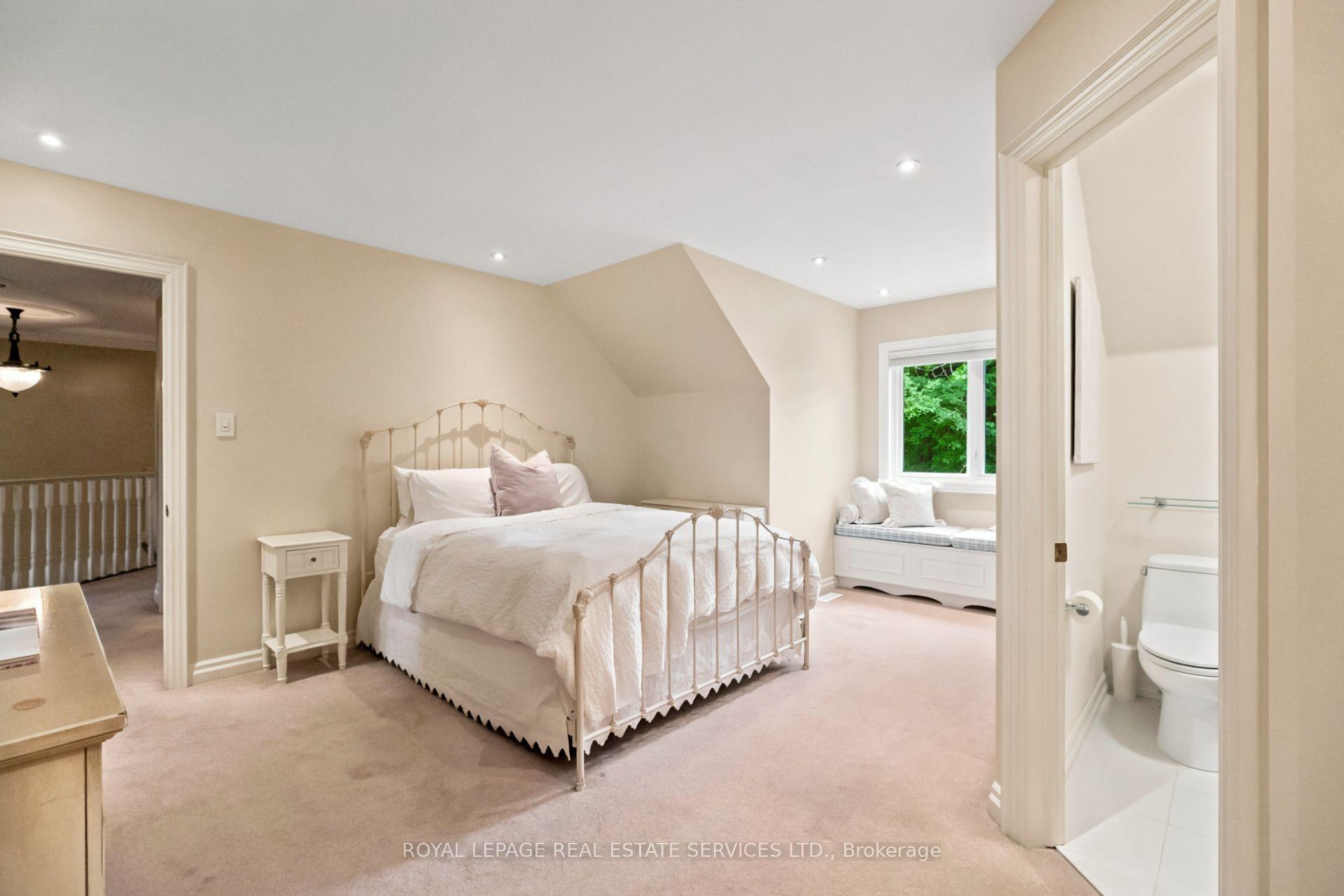Photo 29 of 39 Rockingham Drive, Etobicoke, Princess-Rosethorn — HOMEH