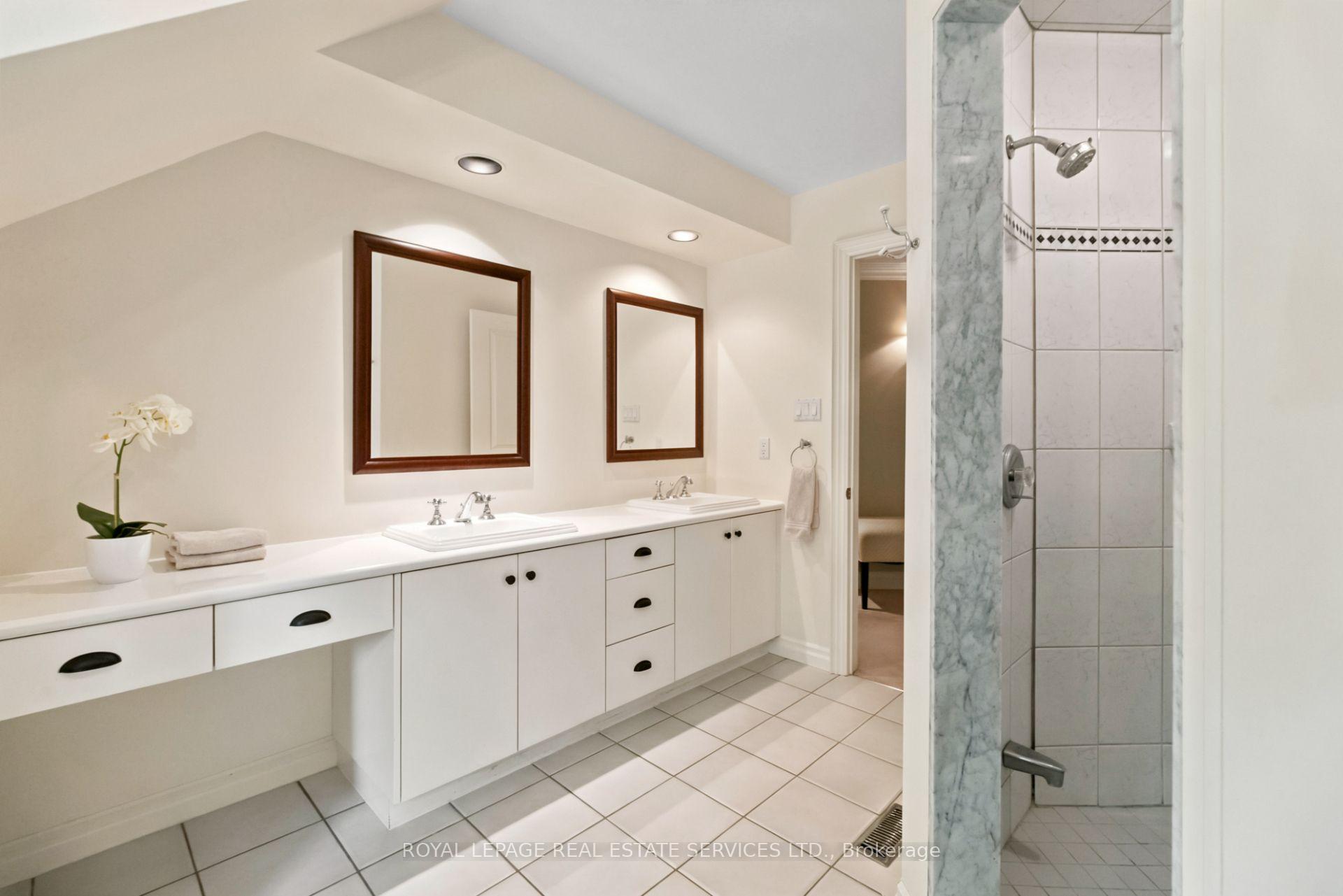 Photo 34 of 39 Rockingham Drive, Etobicoke, Princess-Rosethorn — HOMEH