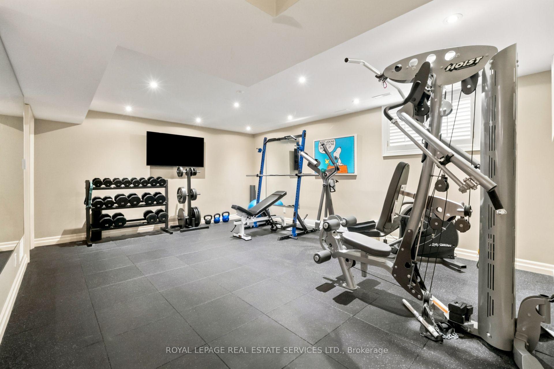 Photo 40 of 39 Rockingham Drive, Etobicoke, Princess-Rosethorn — HOMEH