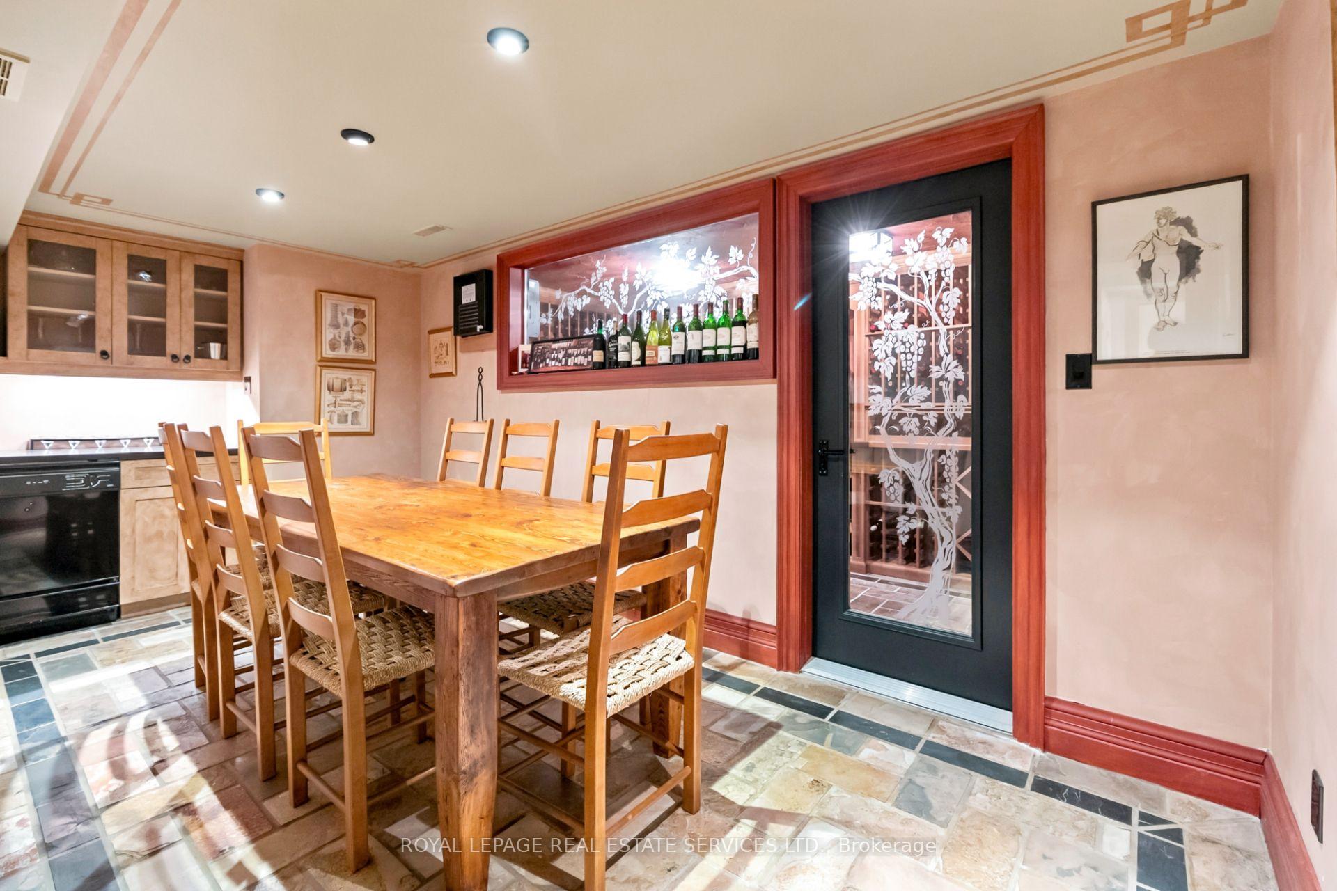 Photo 41 of 39 Rockingham Drive, Etobicoke, Princess-Rosethorn — HOMEH