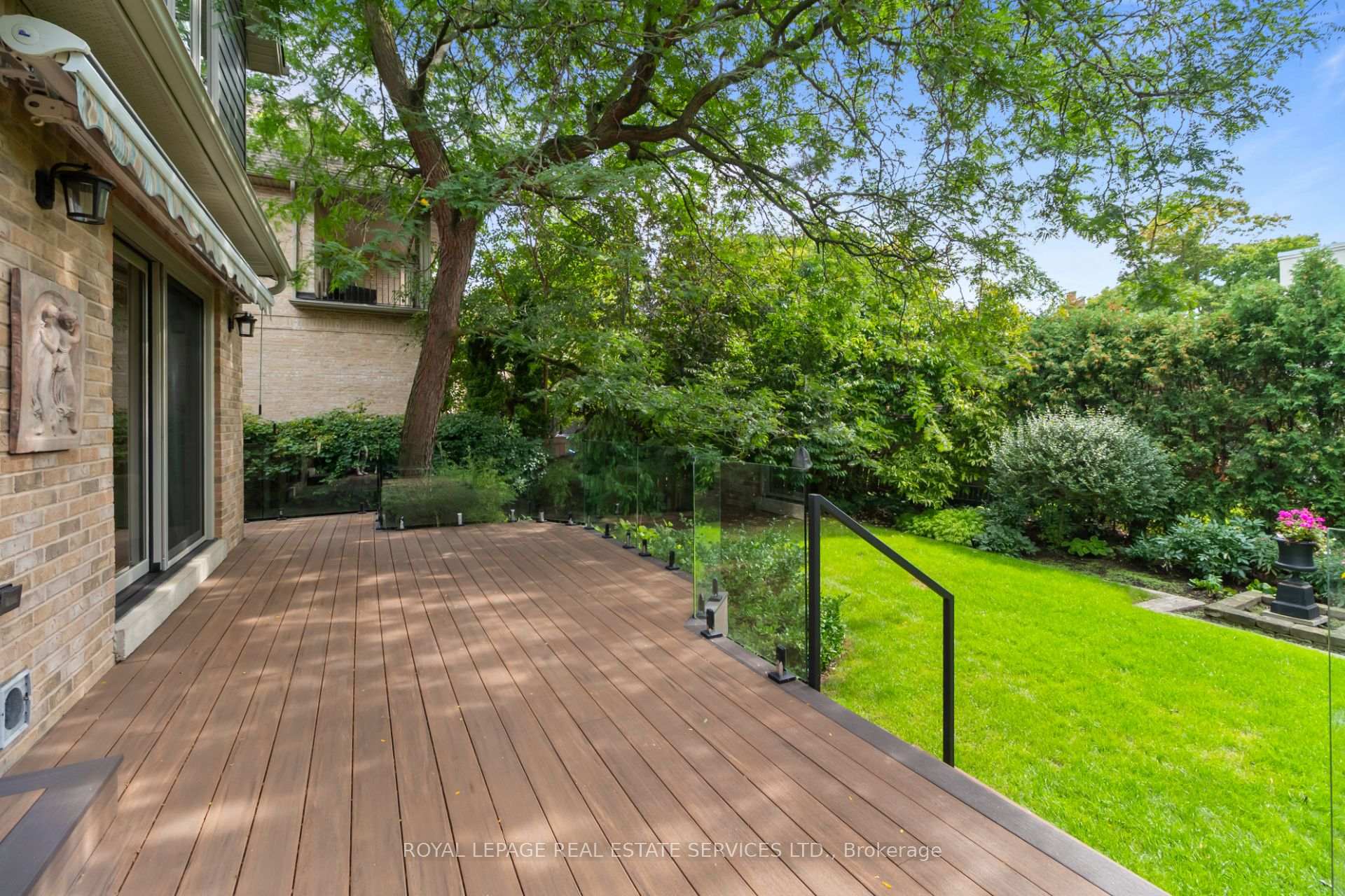 Photo 44 of 39 Rockingham Drive, Etobicoke, Princess-Rosethorn — HOMEH
