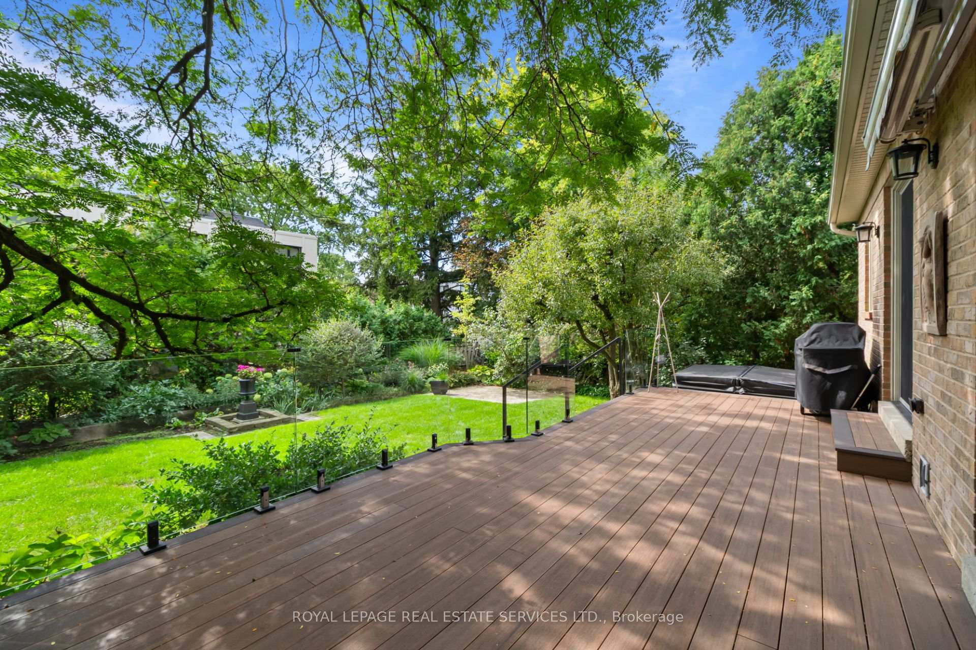 Photo 45 of 39 Rockingham Drive, Etobicoke, Princess-Rosethorn — HOMEH