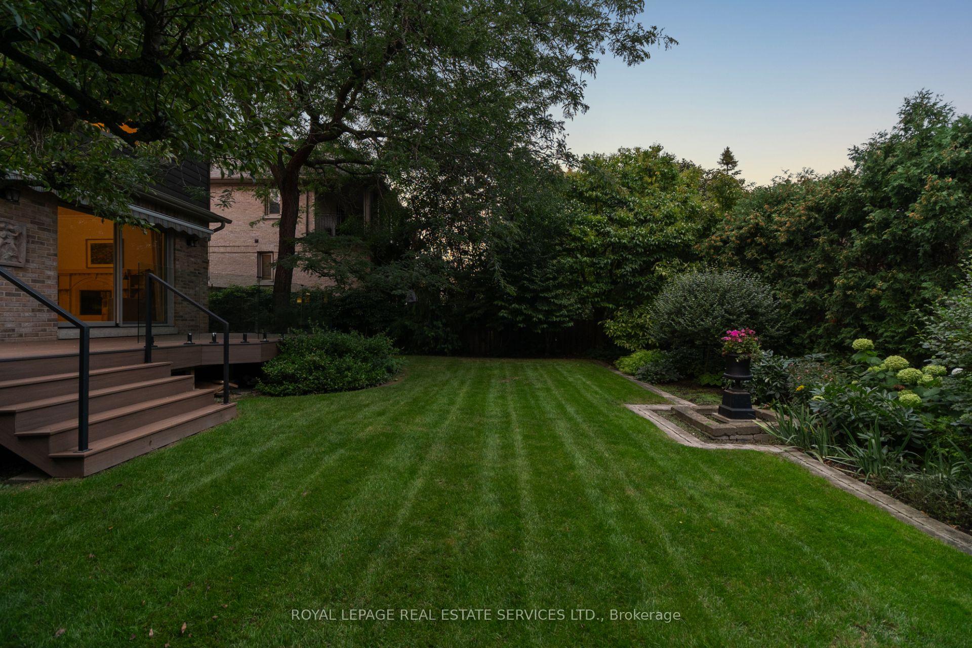 Photo 47 of 39 Rockingham Drive, Etobicoke, Princess-Rosethorn — HOMEH