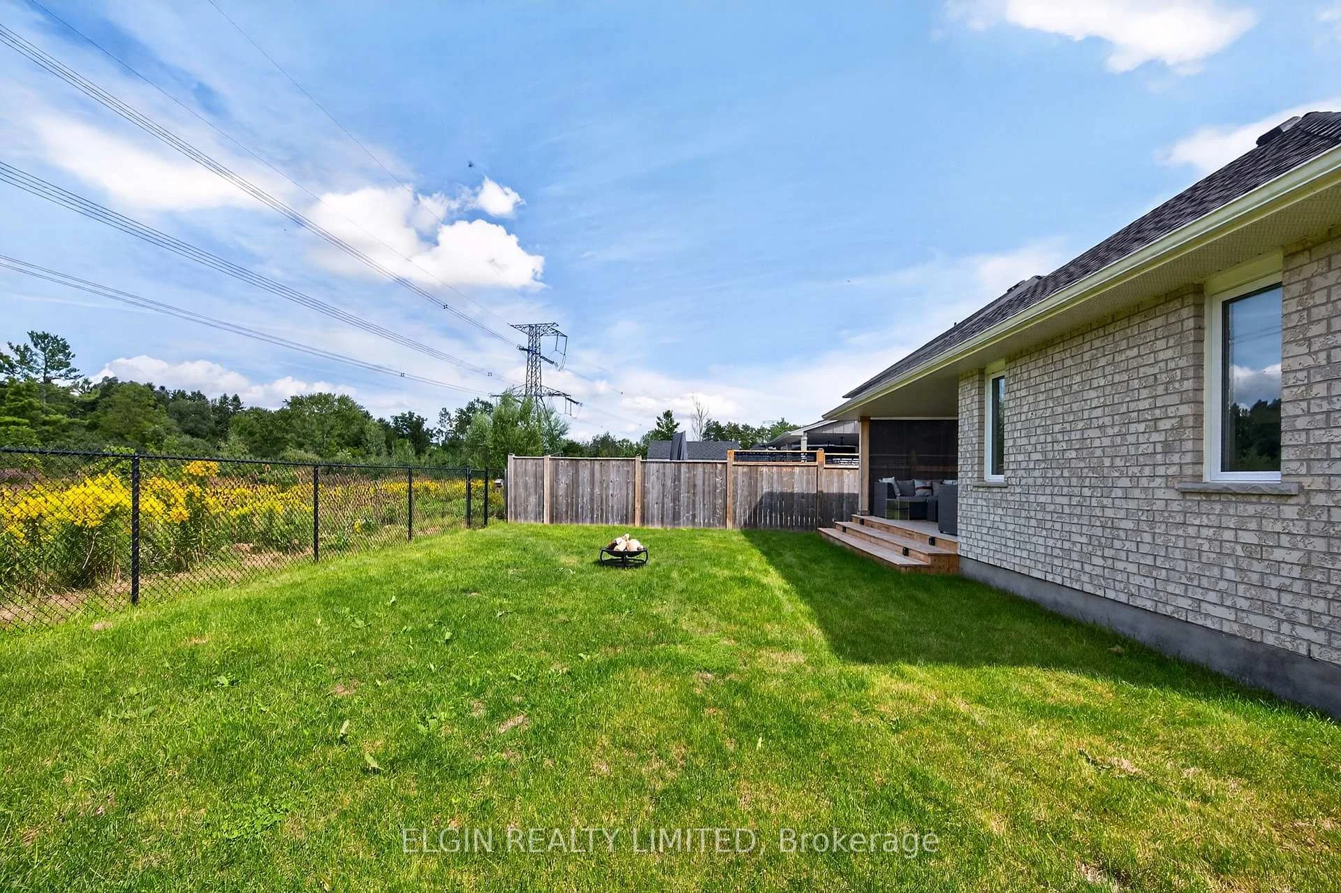 Photo 64 of 72 Sparkys Way, Southwold, Talbotville — HOMEH