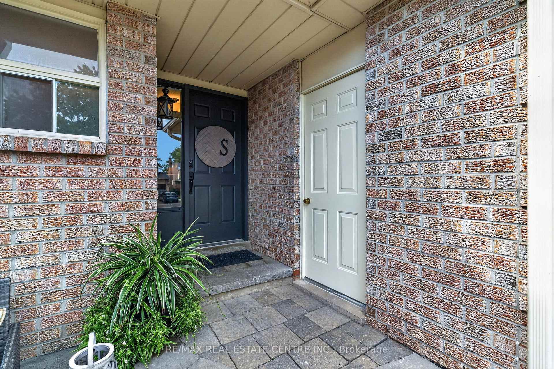 Photo 5 of 482 Vanier Drive, Milton, Bronte Meadows — HOMEH