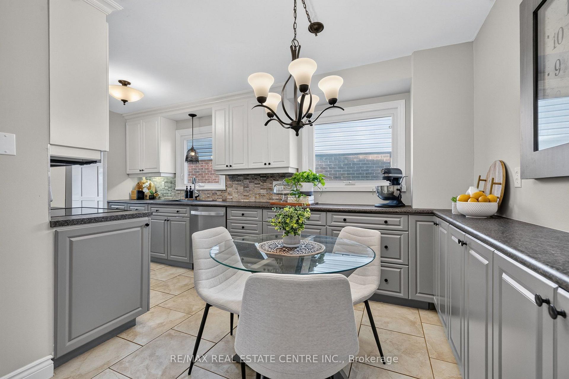 Photo 9 of 482 Vanier Drive, Milton, Bronte Meadows — HOMEH