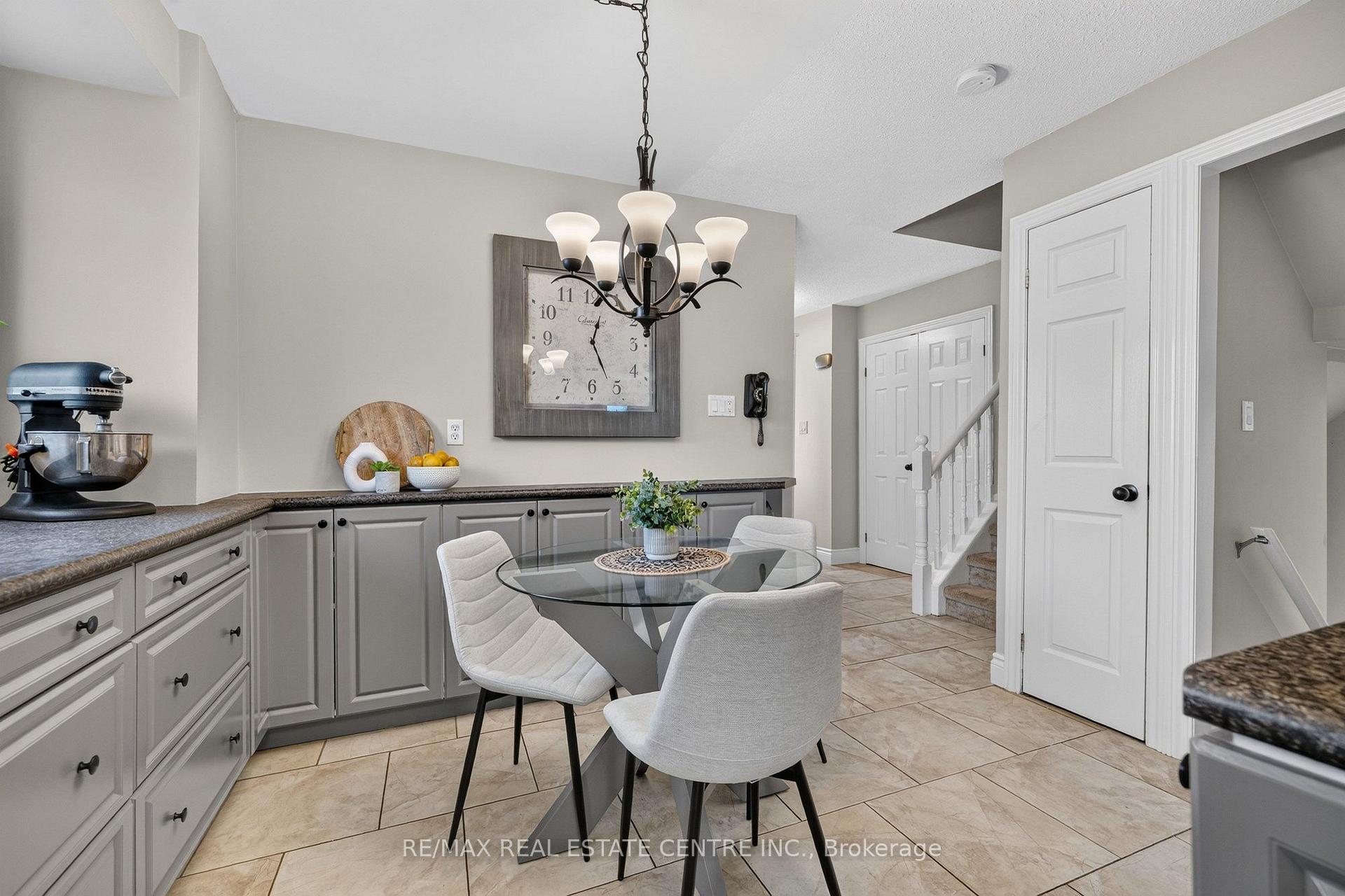 Photo 11 of 482 Vanier Drive, Milton, Bronte Meadows — HOMEH