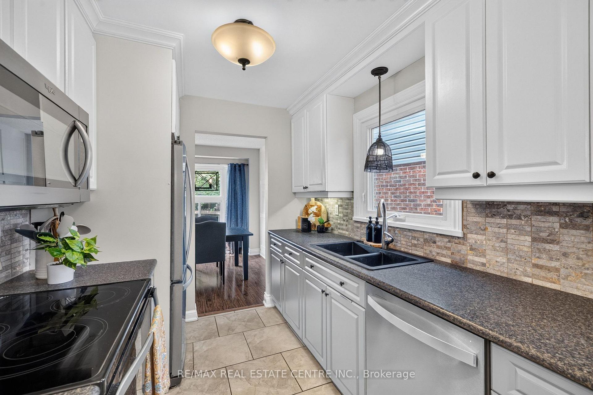 Photo 12 of 482 Vanier Drive, Milton, Bronte Meadows — HOMEH