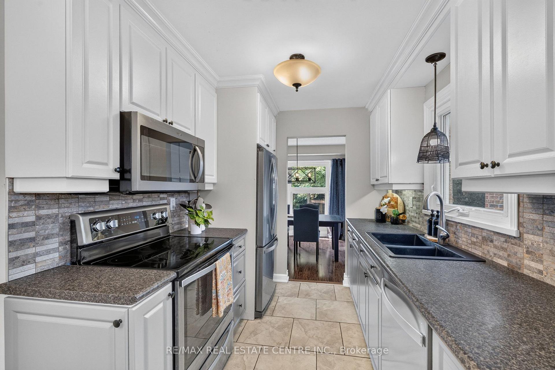 Photo 13 of 482 Vanier Drive, Milton, Bronte Meadows — HOMEH