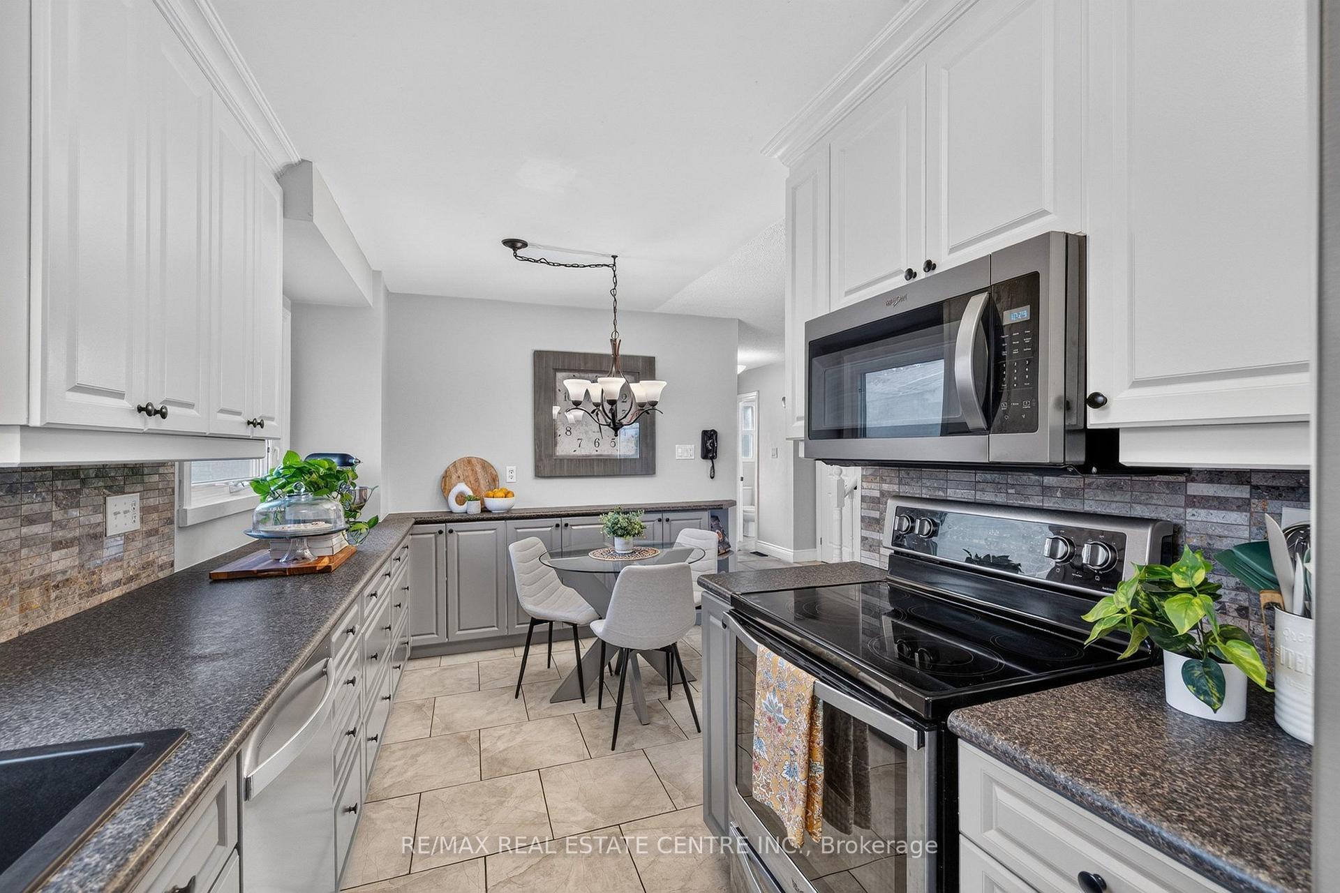 Photo 15 of 482 Vanier Drive, Milton, Bronte Meadows — HOMEH