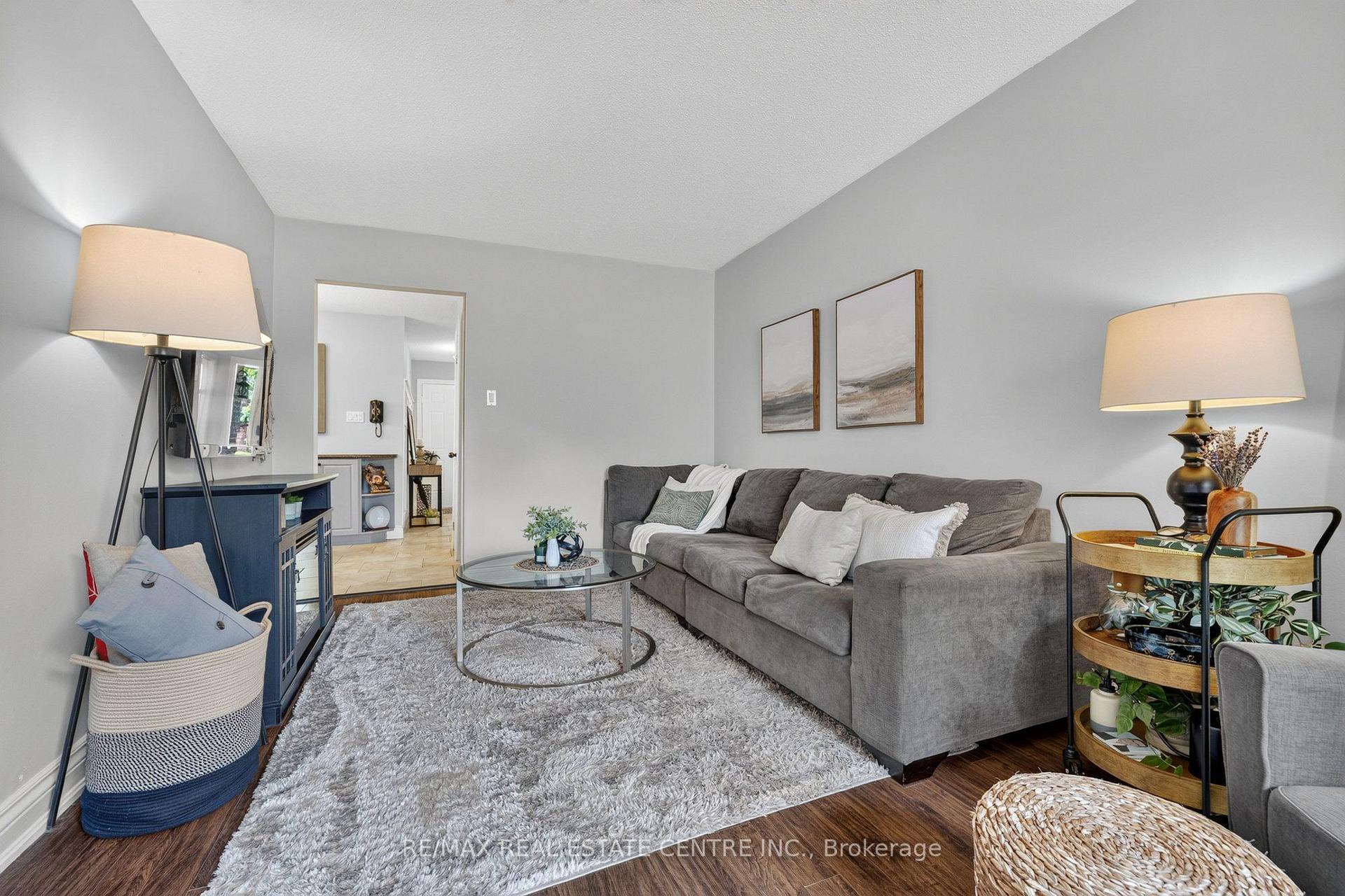 Photo 20 of 482 Vanier Drive, Milton, Bronte Meadows — HOMEH