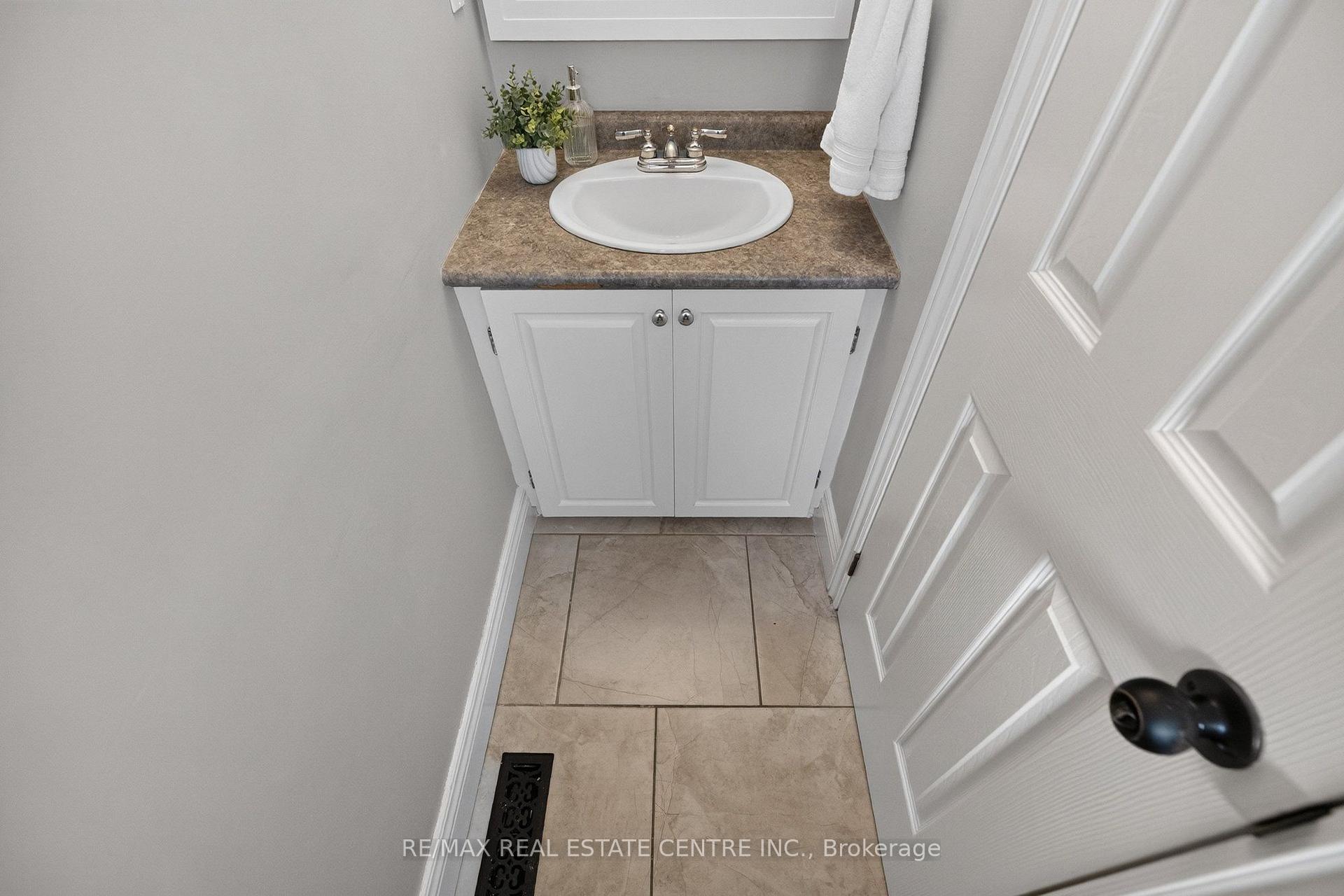 Photo 21 of 482 Vanier Drive, Milton, Bronte Meadows — HOMEH