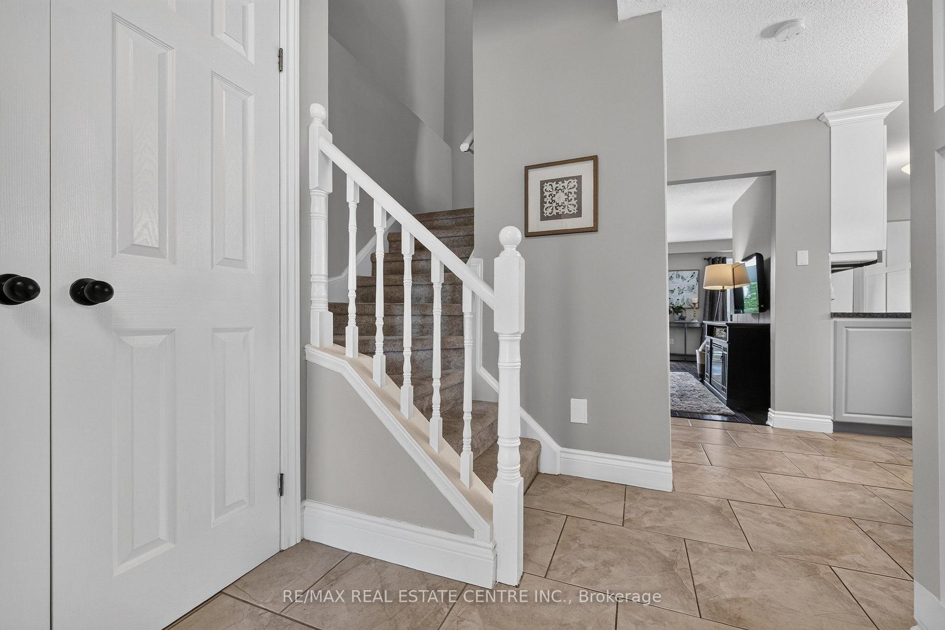 Photo 22 of 482 Vanier Drive, Milton, Bronte Meadows — HOMEH