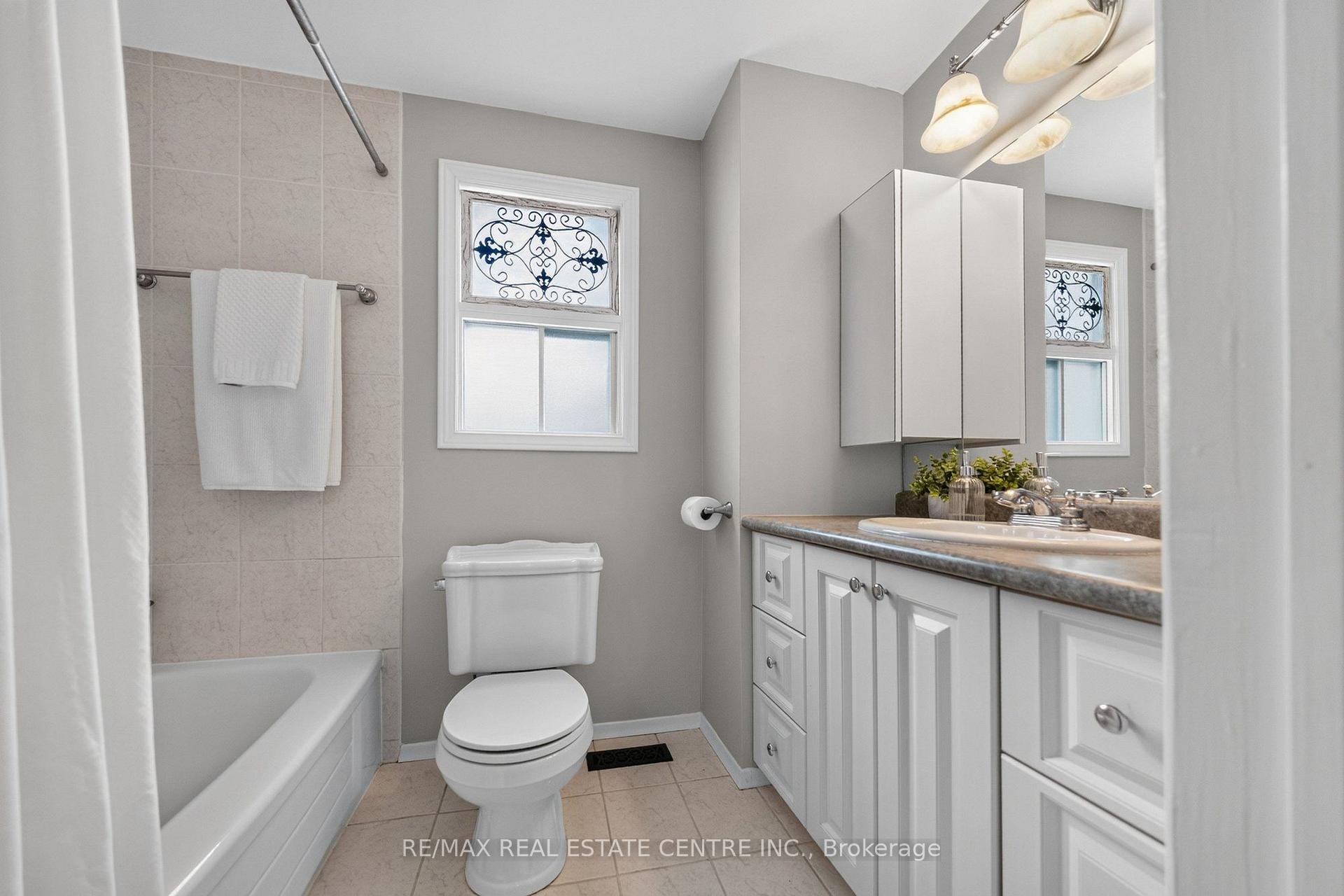 Photo 36 of 482 Vanier Drive, Milton, Bronte Meadows — HOMEH