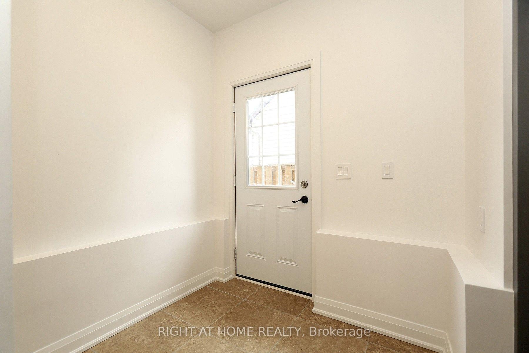 Photo 2 of Unit Bsmt, 35 Woodward Avenue, Brampton, Brampton North — HOMEH