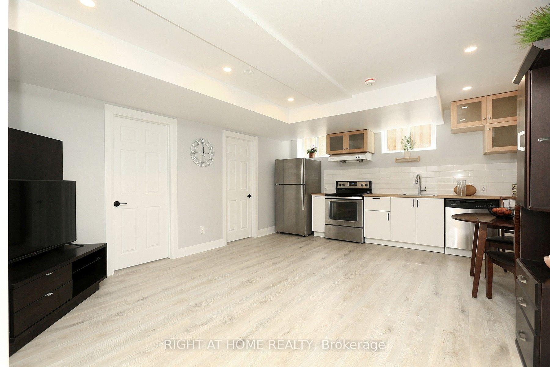Photo 14 of Unit Bsmt, 35 Woodward Avenue, Brampton, Brampton North — HOMEH