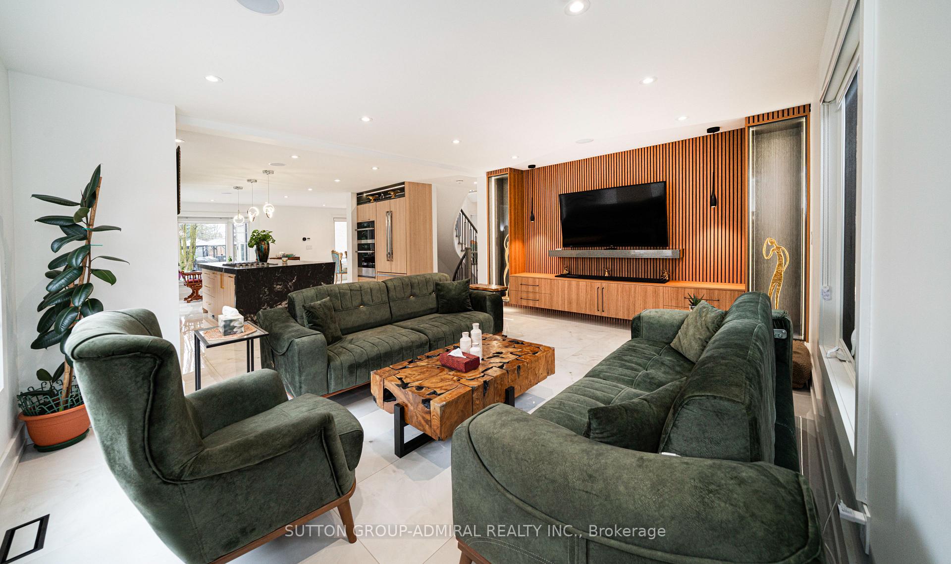 Photo 9 of 60 Maple Way, East Gwillimbury, Sharon — HOMEH