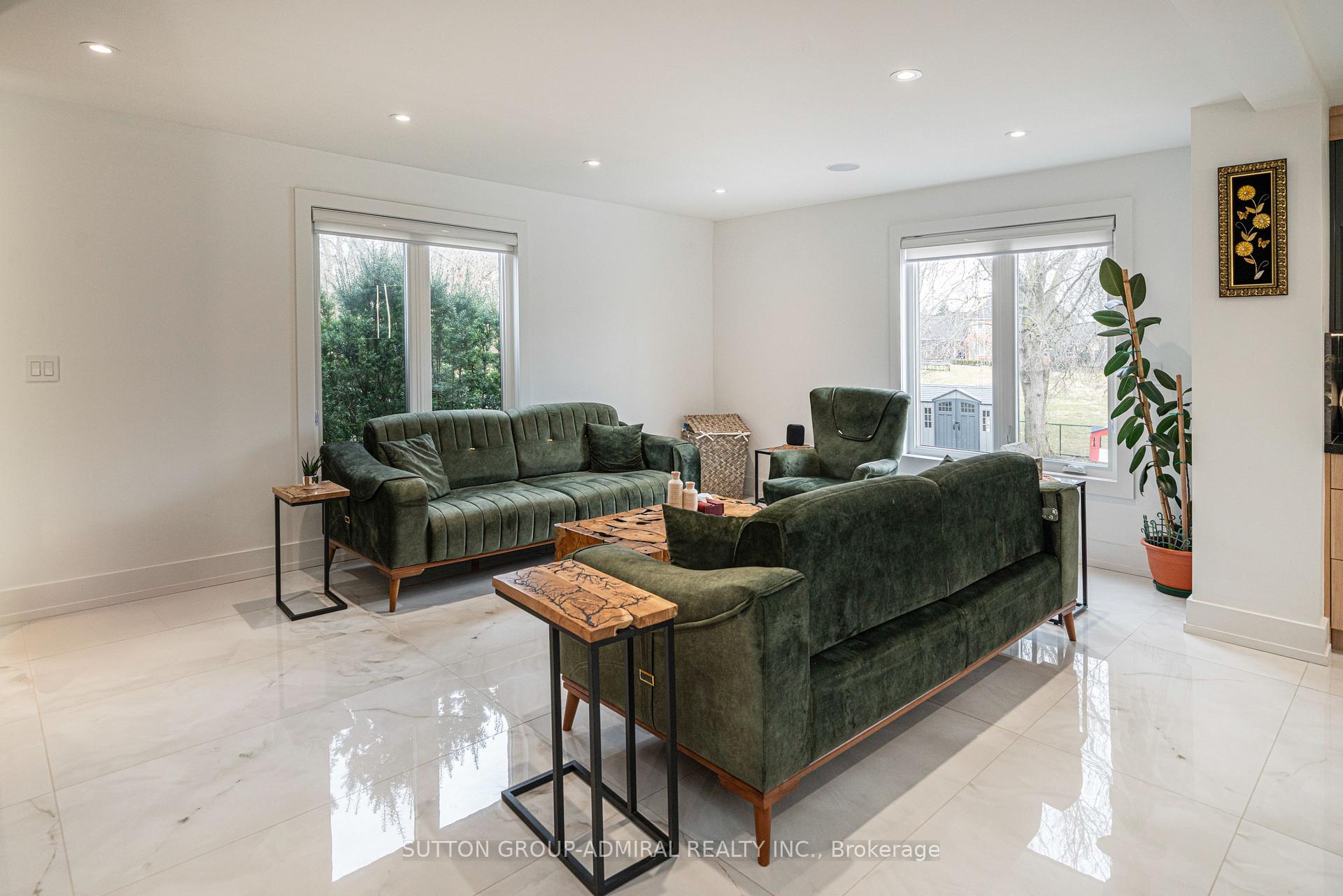 Photo 10 of 60 Maple Way, East Gwillimbury, Sharon — HOMEH