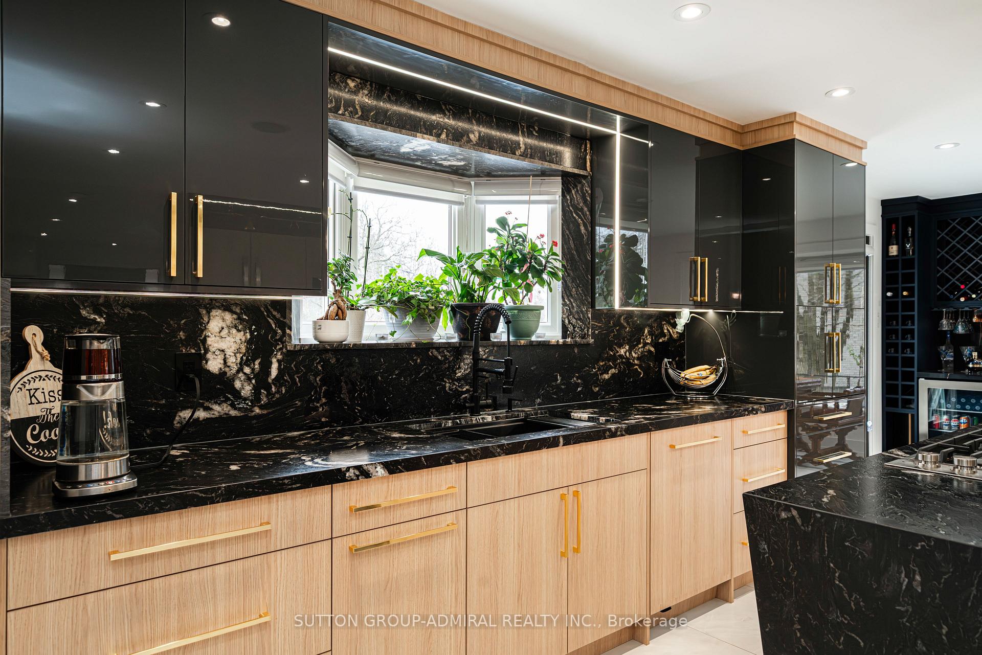 Photo 11 of 60 Maple Way, East Gwillimbury, Sharon — HOMEH