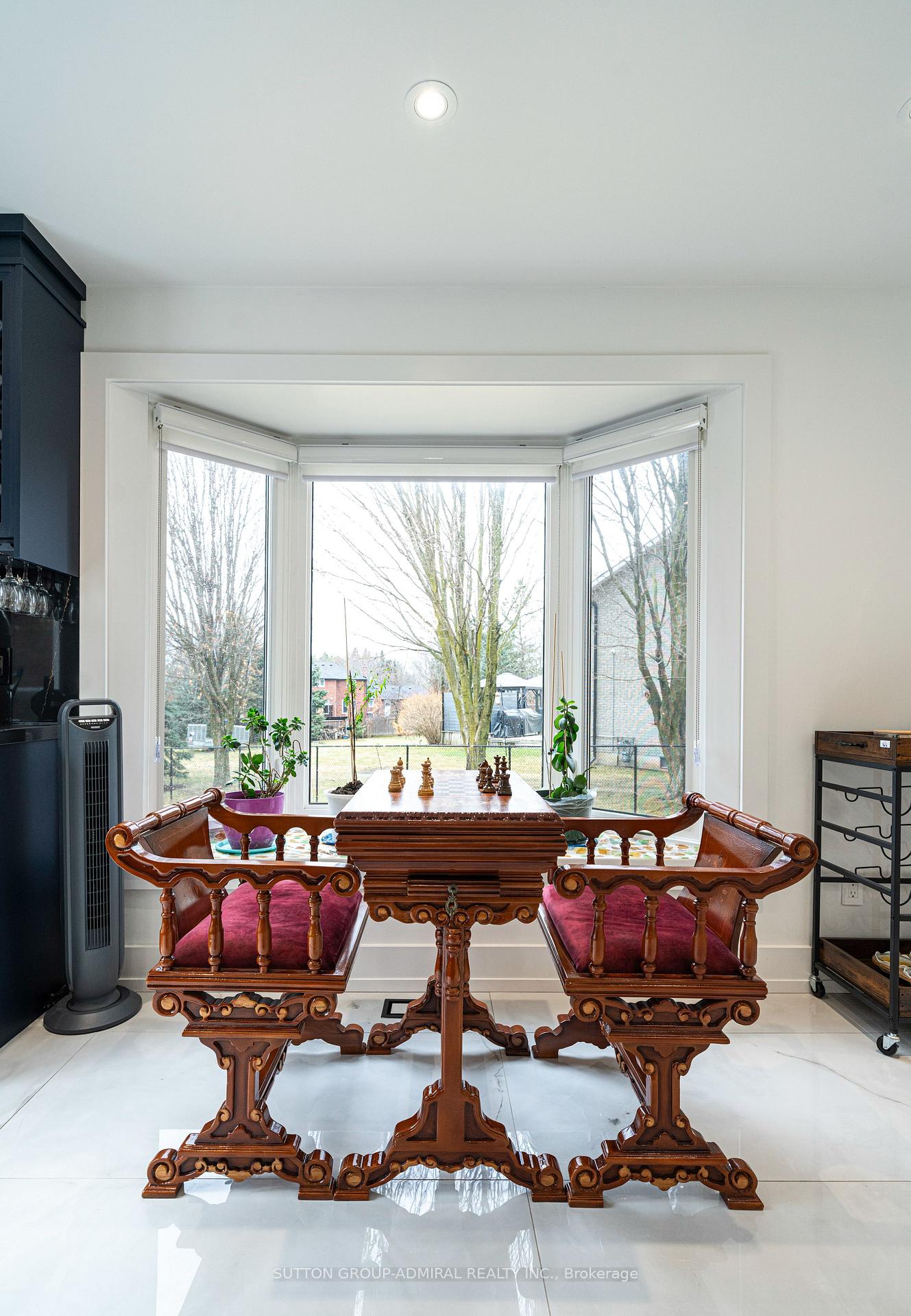 Photo 13 of 60 Maple Way, East Gwillimbury, Sharon — HOMEH